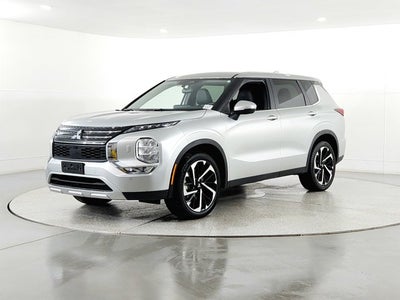 2024 Mitsubishi Outlander Base