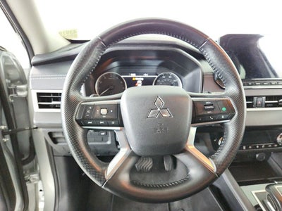 2024 Mitsubishi Outlander Base