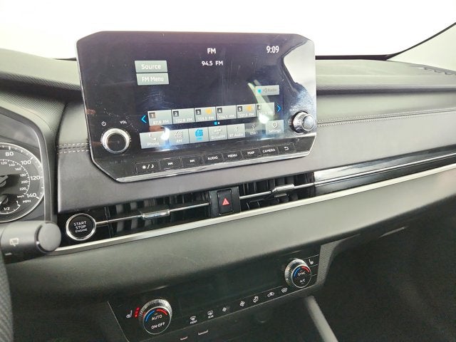 2024 Mitsubishi Outlander Base