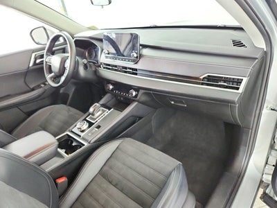 2024 Mitsubishi Outlander Base