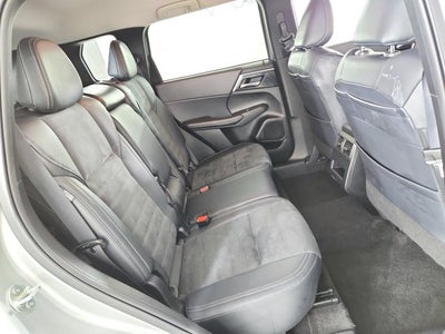 2024 Mitsubishi Outlander Base