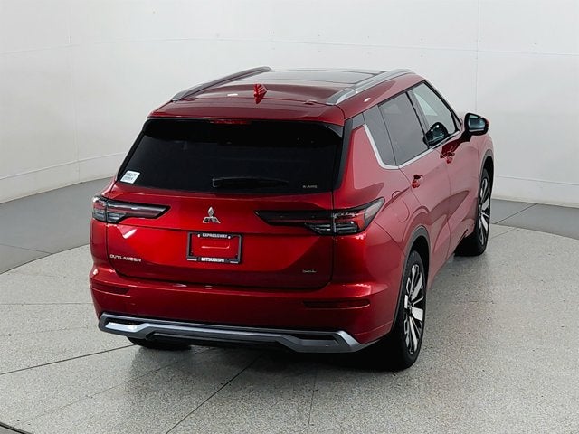 2025 Mitsubishi Outlander Base