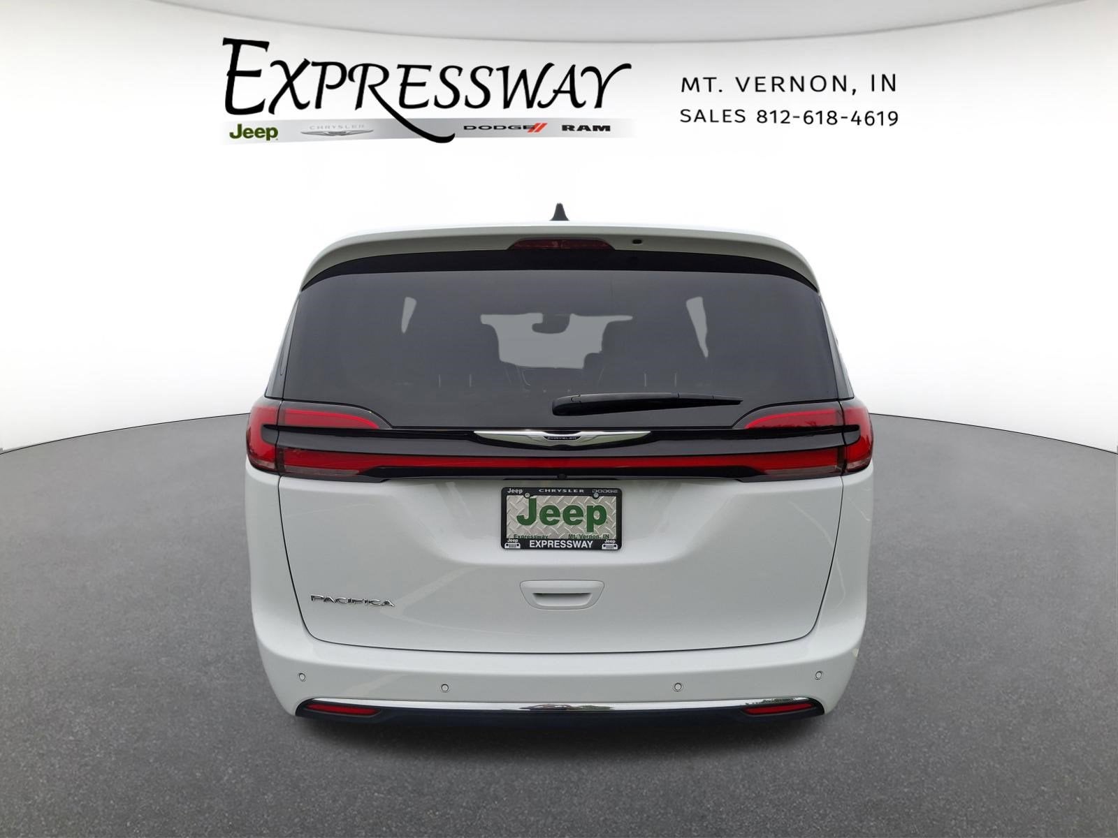 2025 Chrysler Pacifica Select