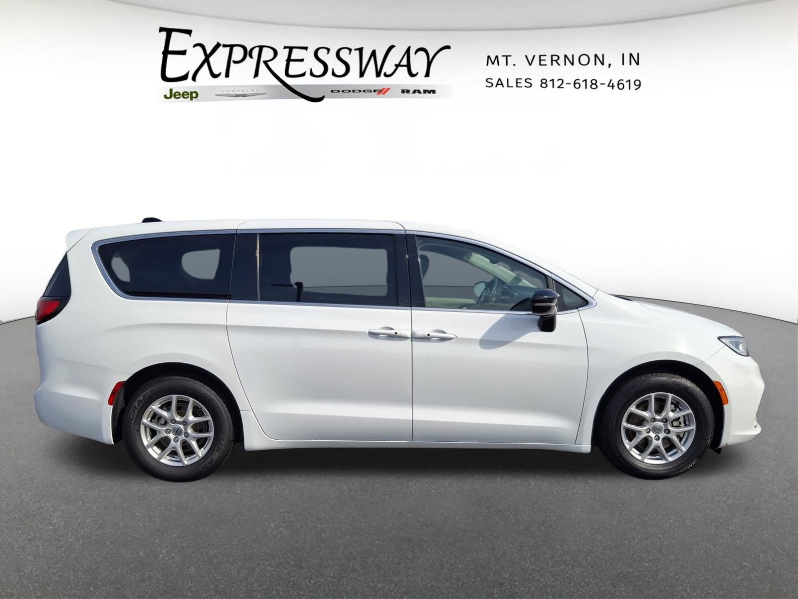 2024 Chrysler Pacifica Touring L