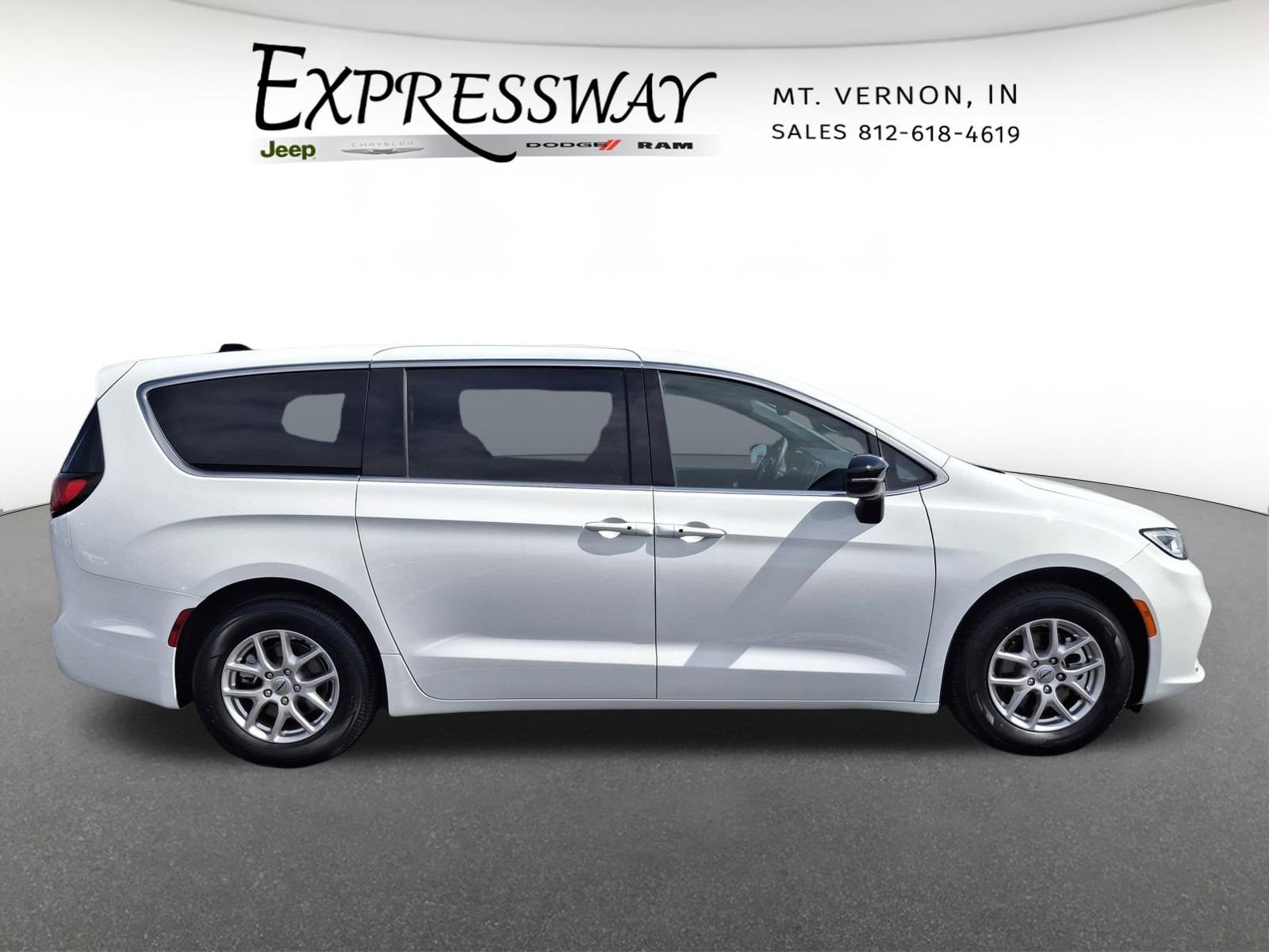 2025 Chrysler Pacifica Select