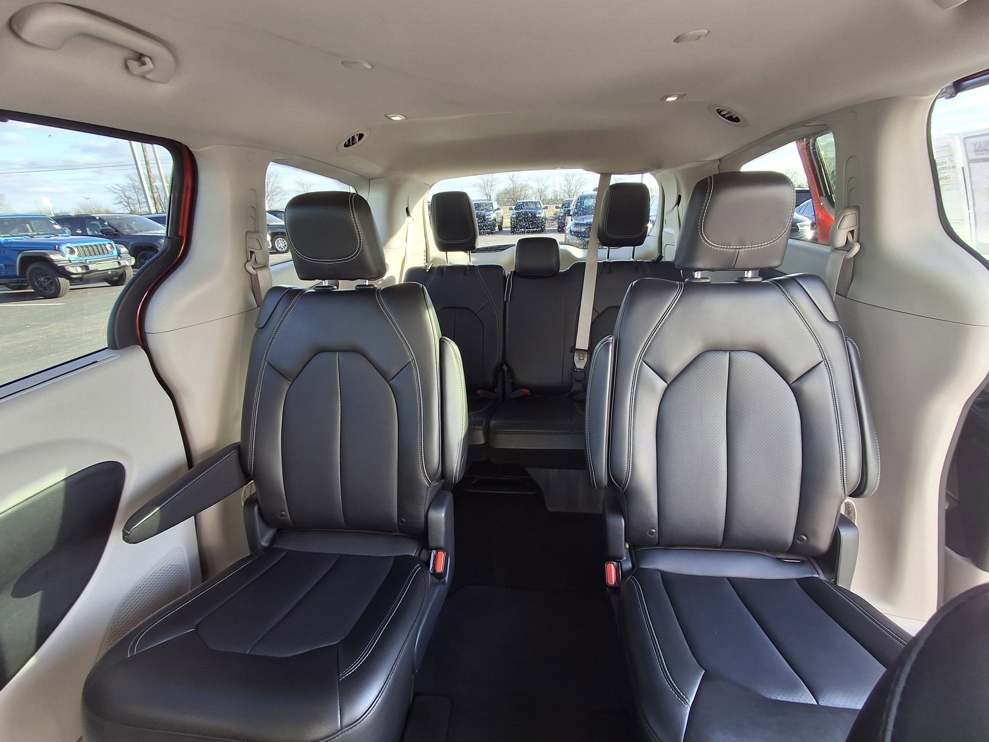 2024 Chrysler Pacifica Touring L