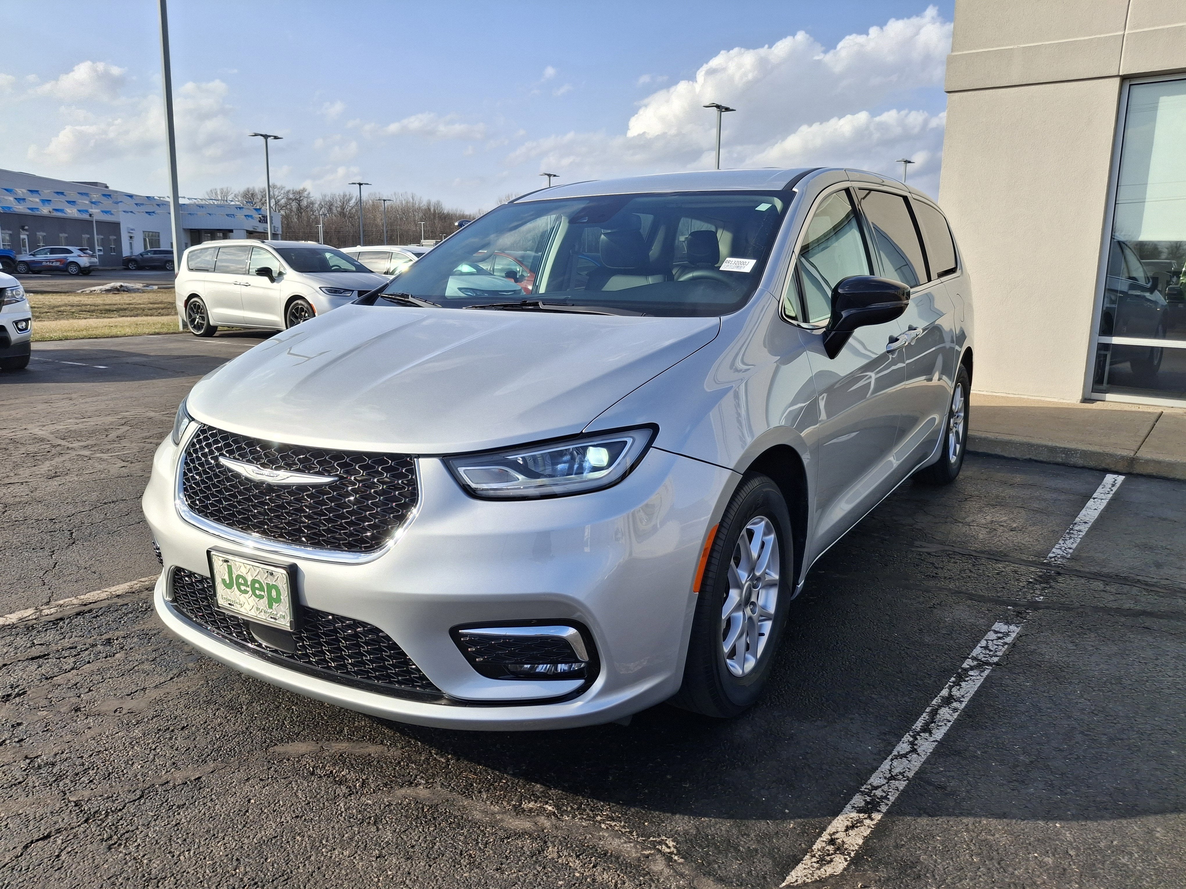 2024 Chrysler Pacifica Touring L