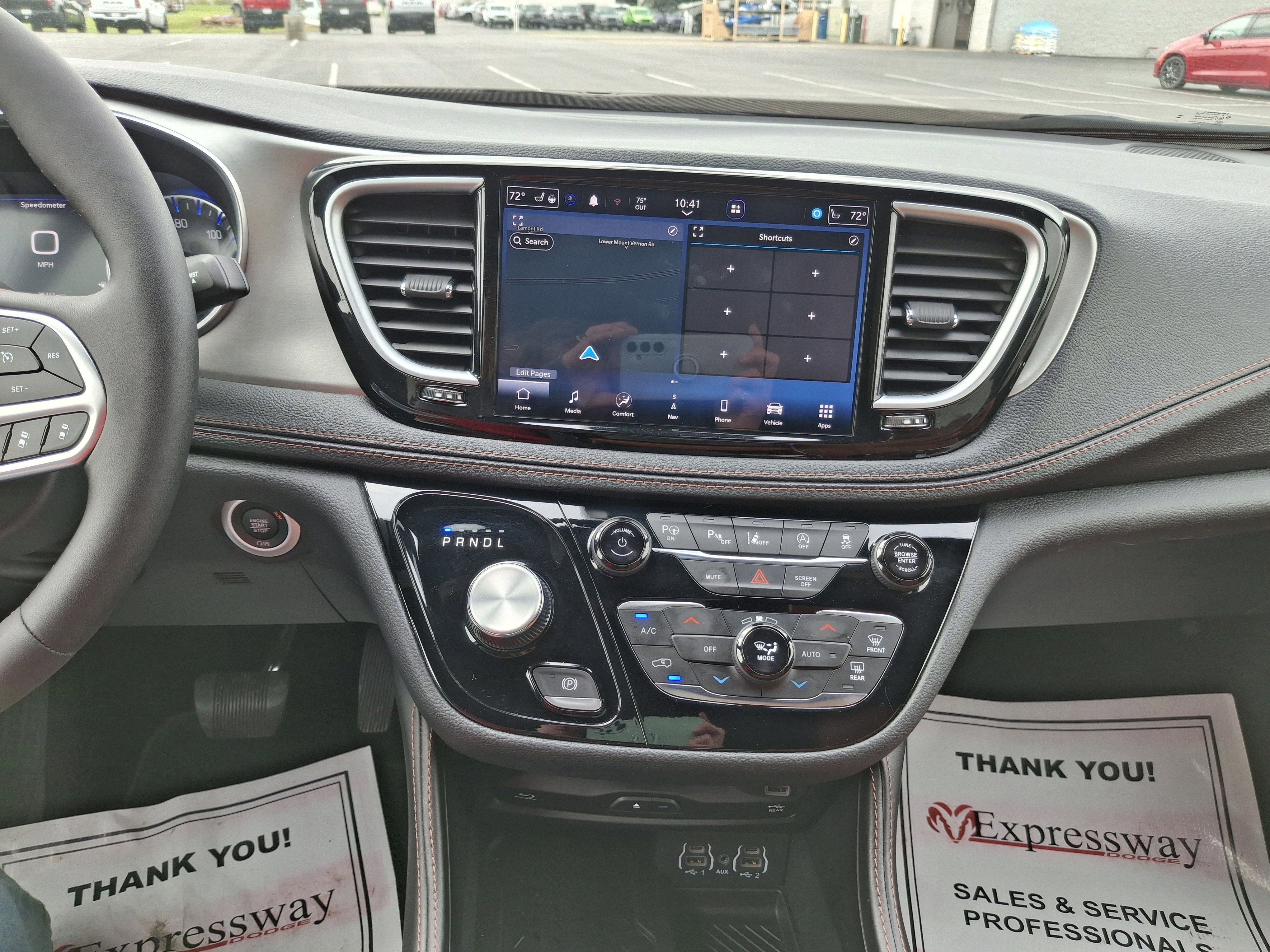 2025 Chrysler Pacifica Pinnacle