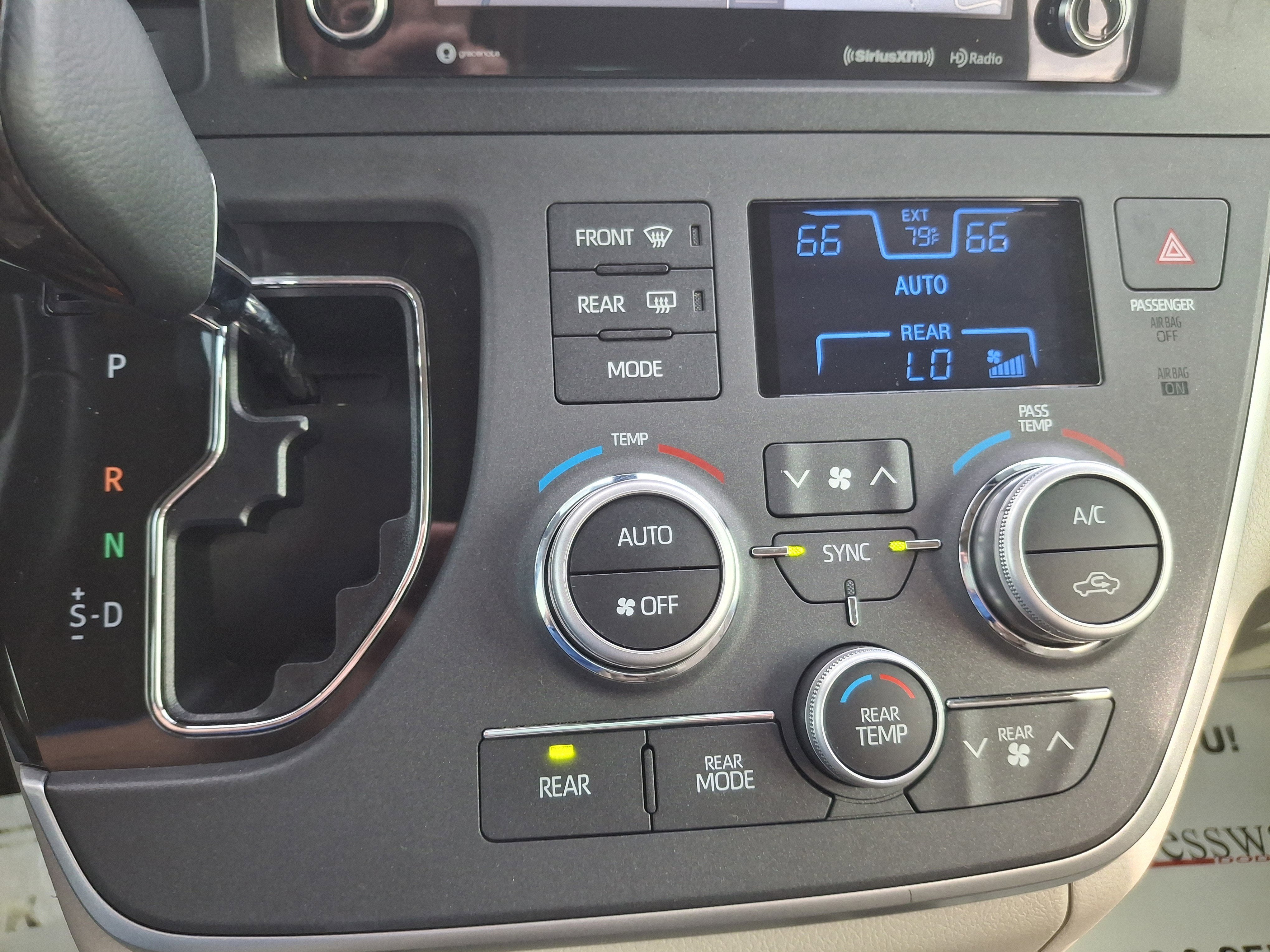 2020 Toyota Sienna Base