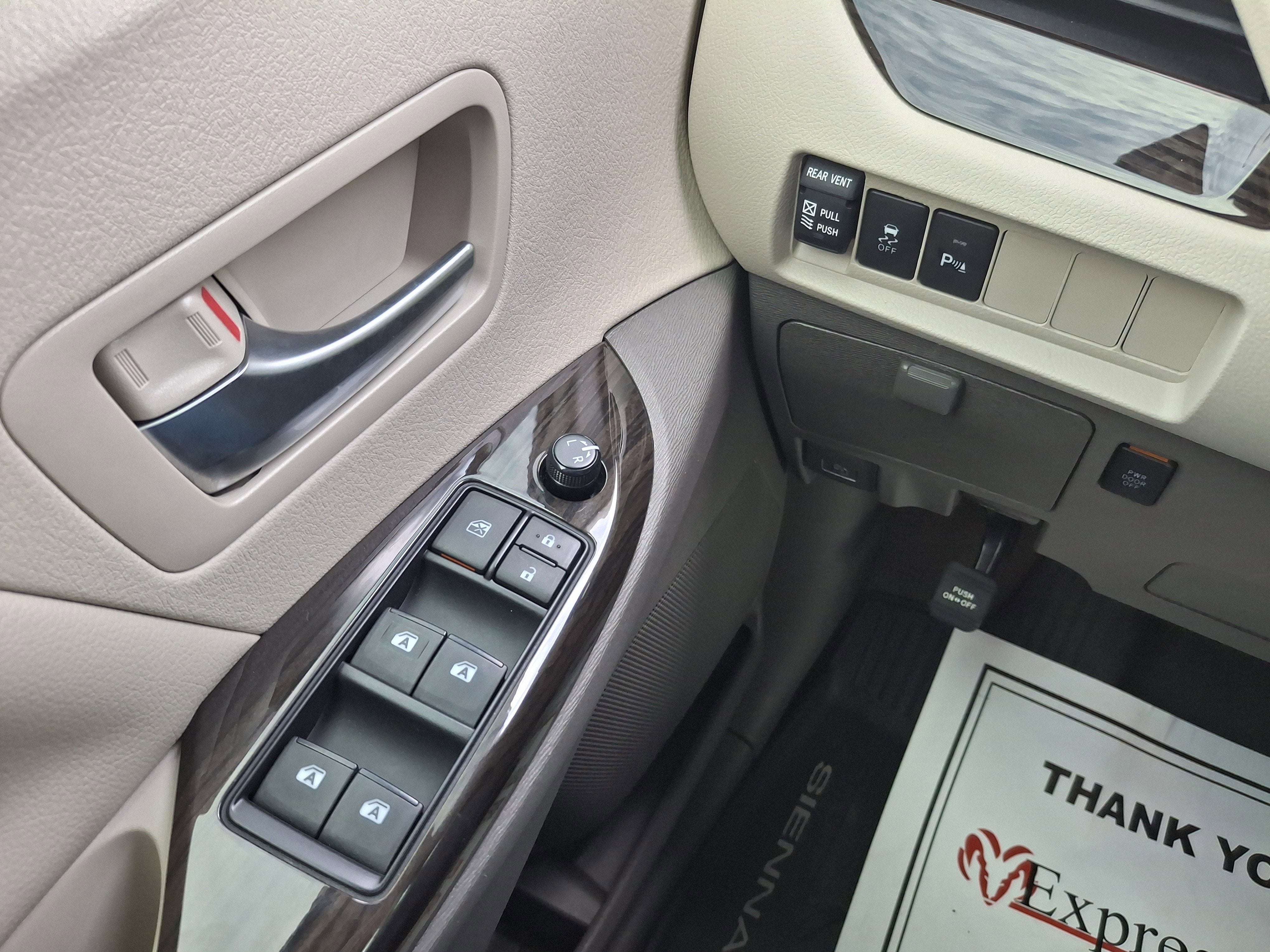 2020 Toyota Sienna Base