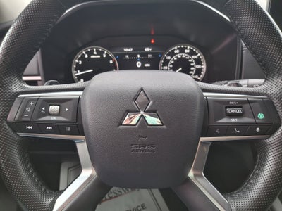 2024 Mitsubishi Outlander Base