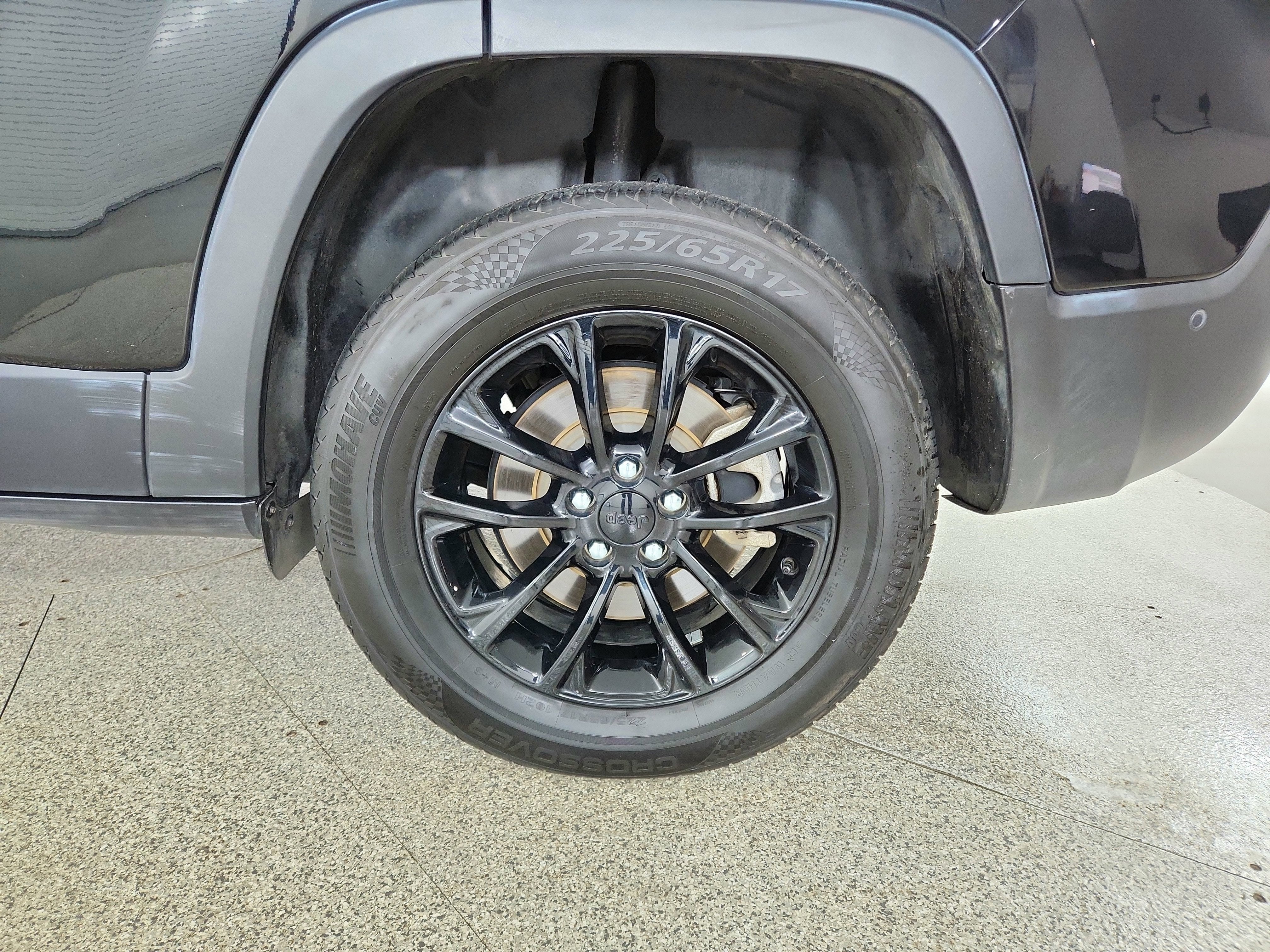 2023 Jeep Cherokee Altitude Lux