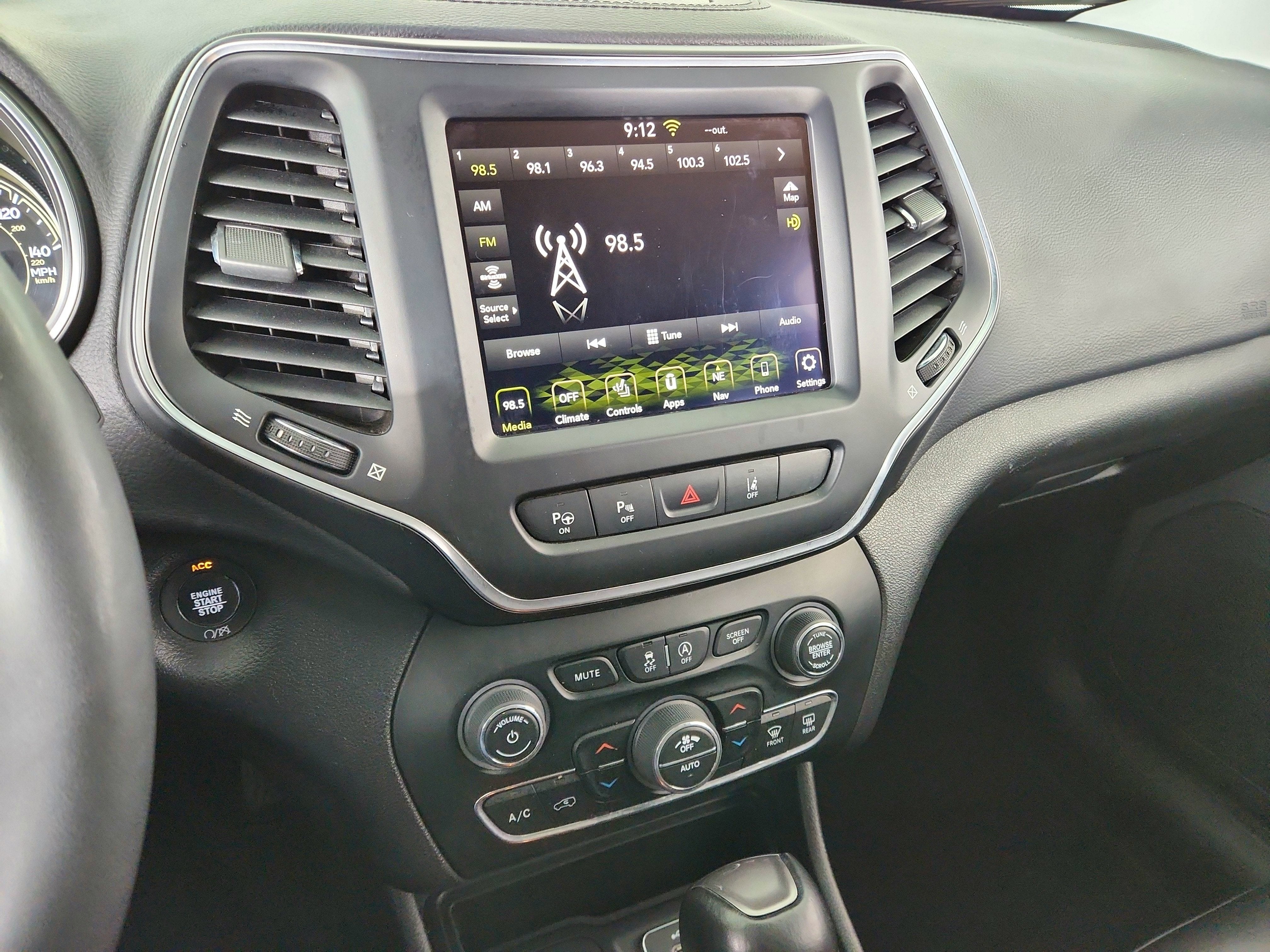 2023 Jeep Cherokee Altitude Lux