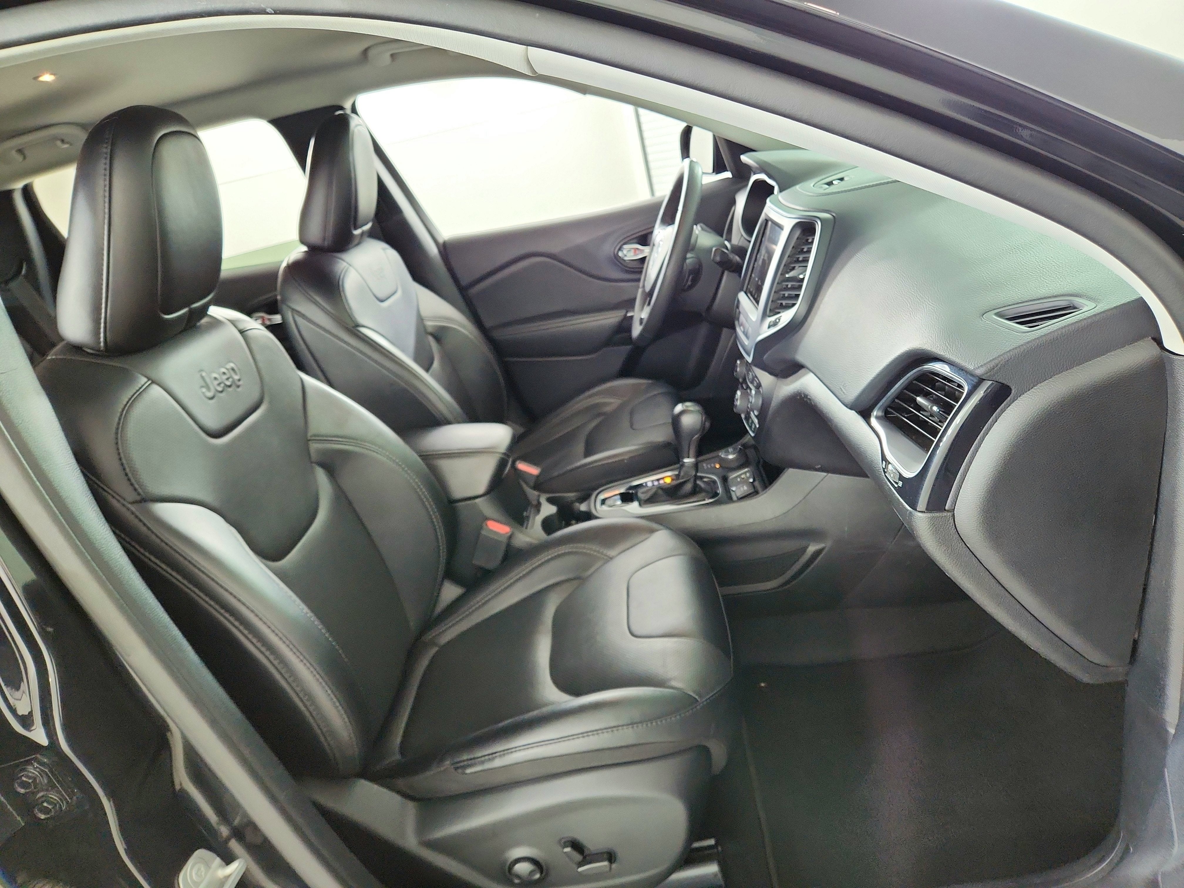 2023 Jeep Cherokee Altitude Lux