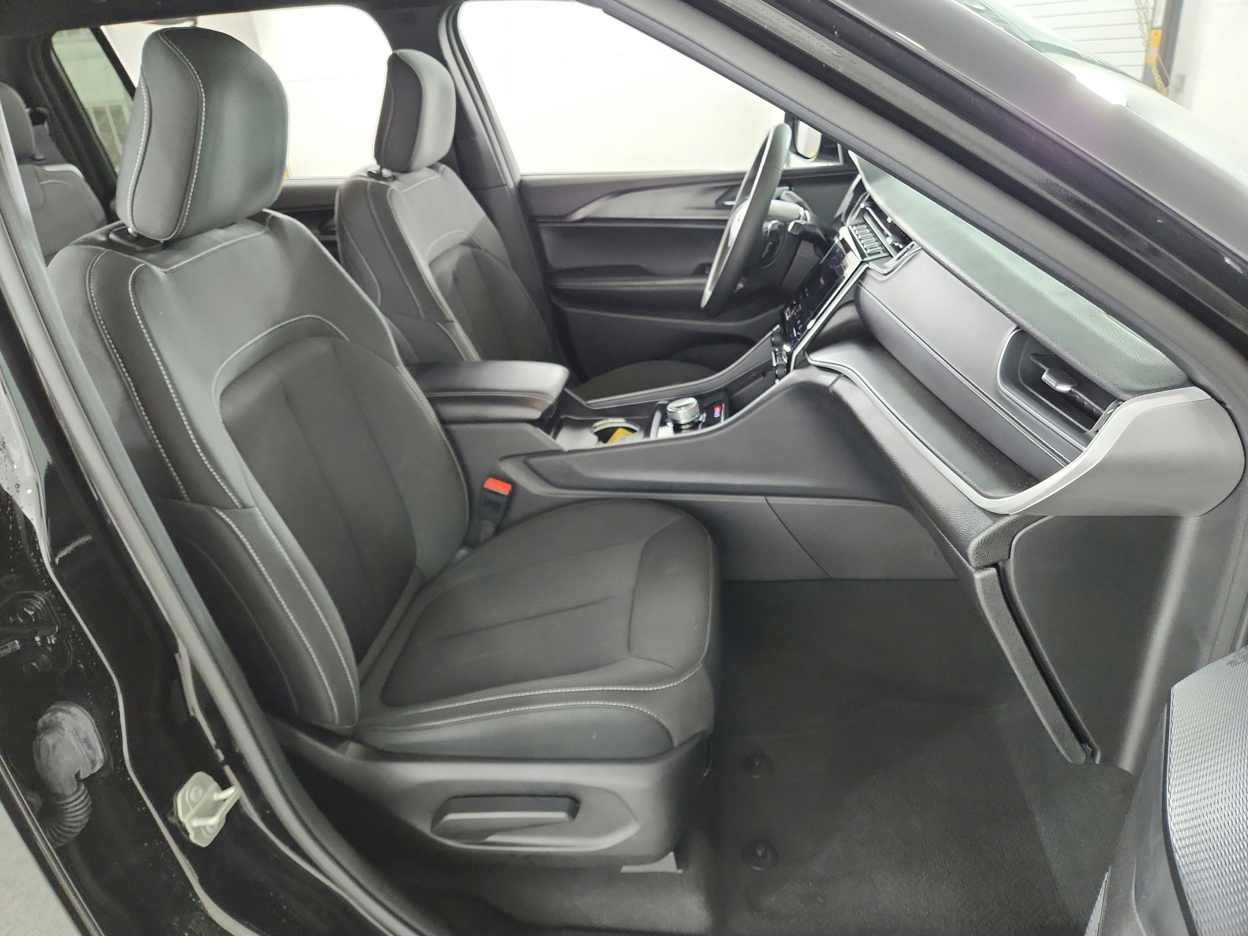 2024 Jeep Grand Cherokee L Laredo