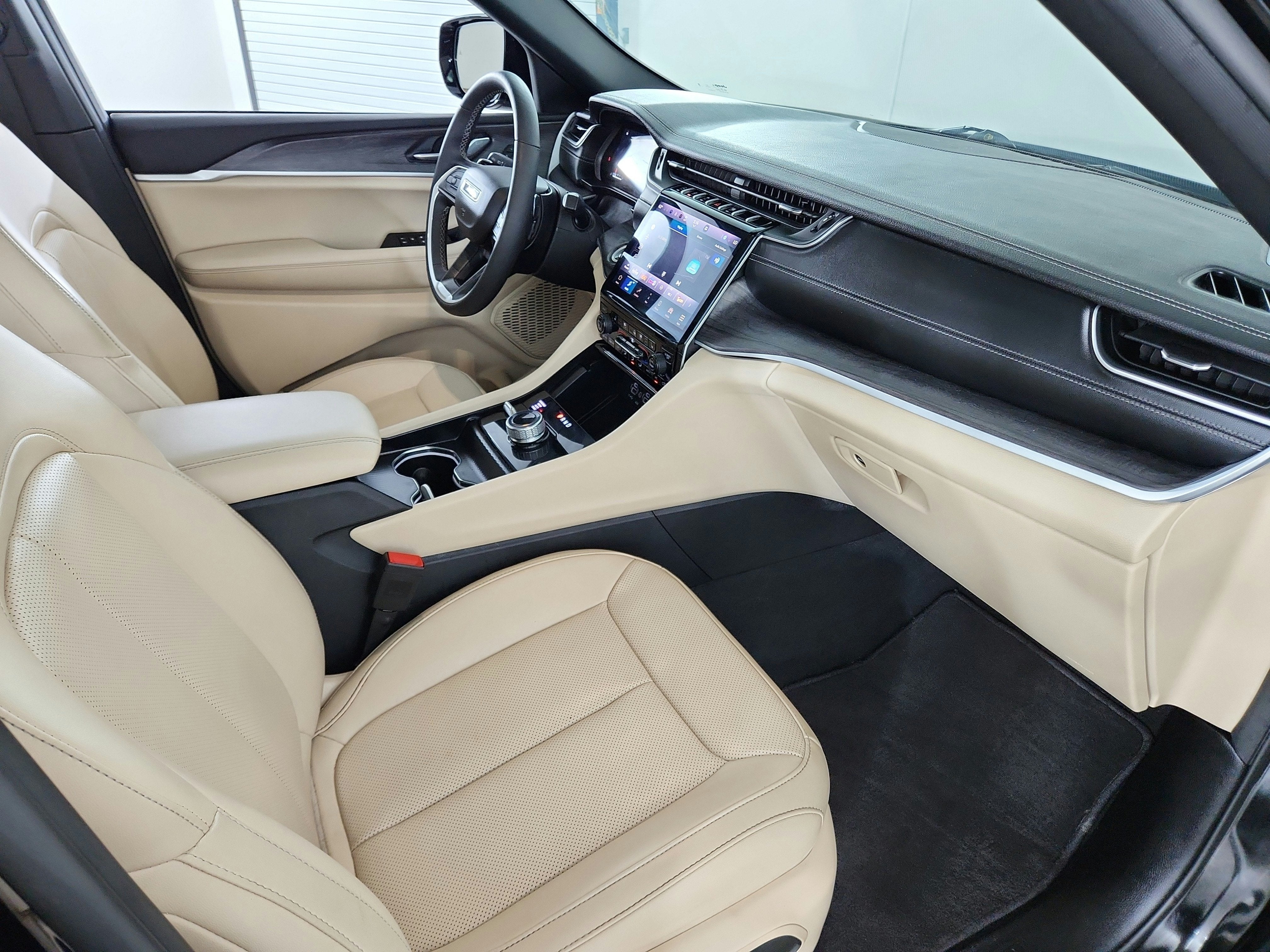 2025 Jeep Grand Cherokee L Limited 4x4