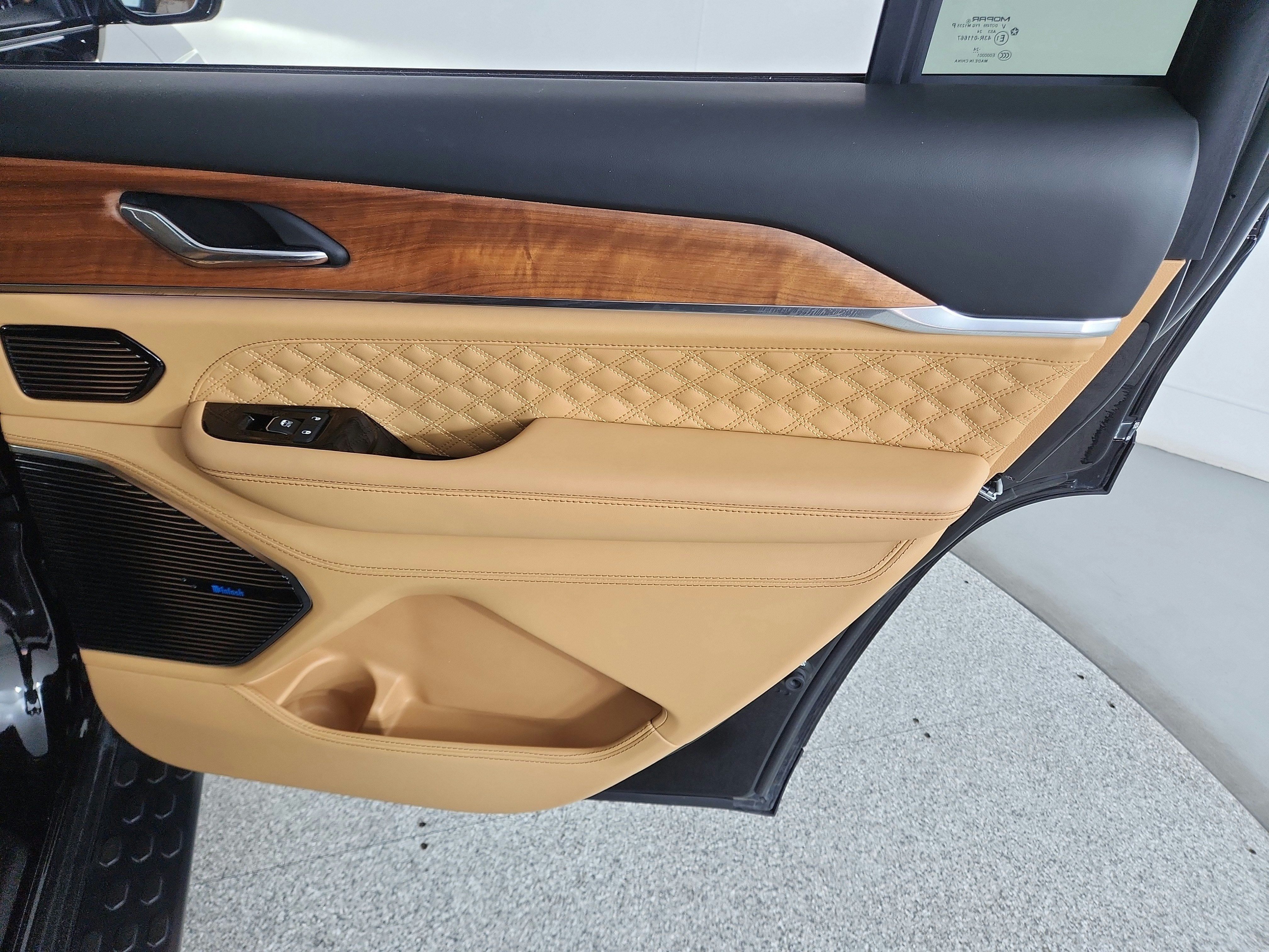 2025 Jeep Grand Cherokee L Summit Reserve 4x4
