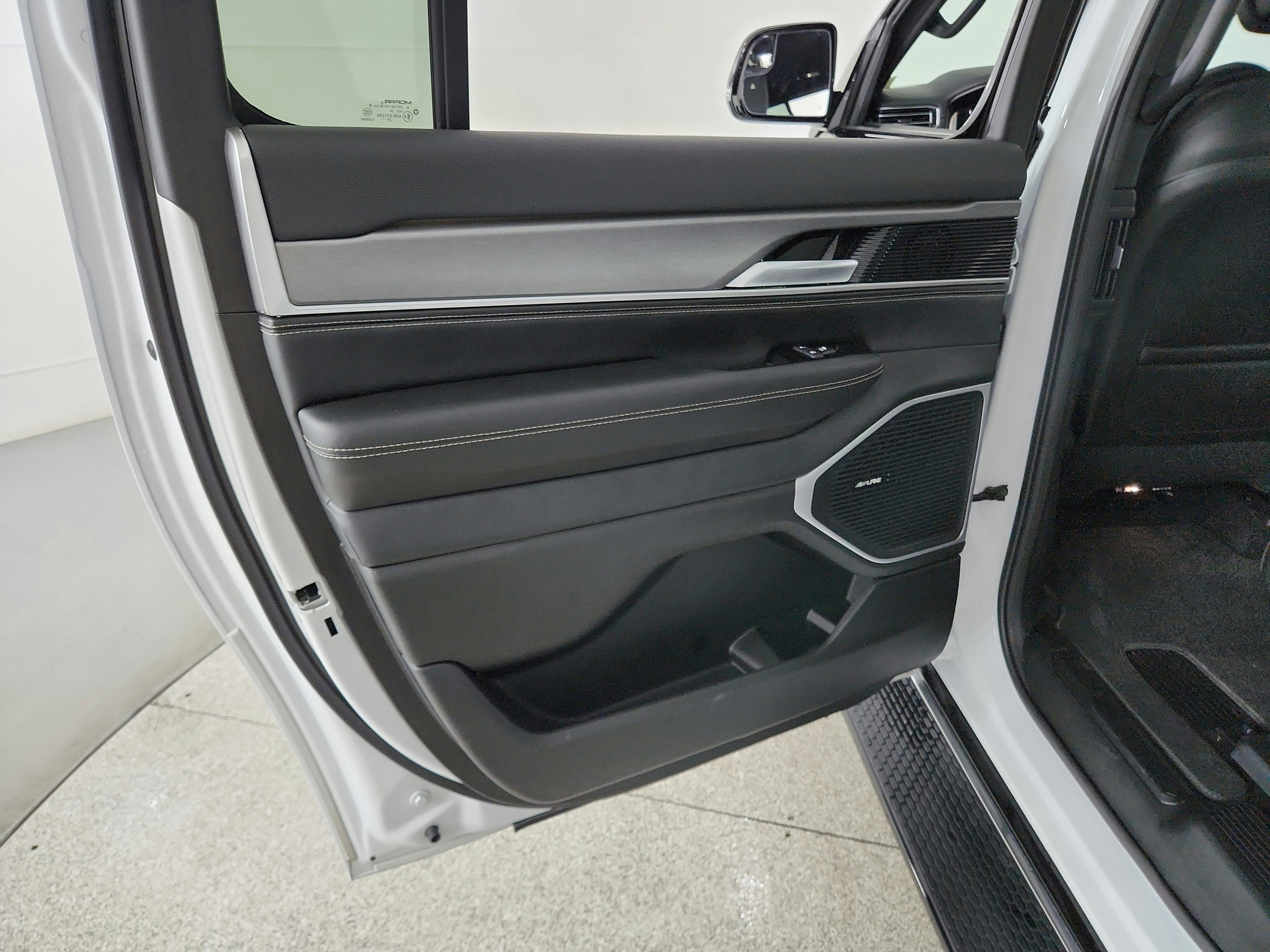 2025 Jeep Wagoneer L Series II