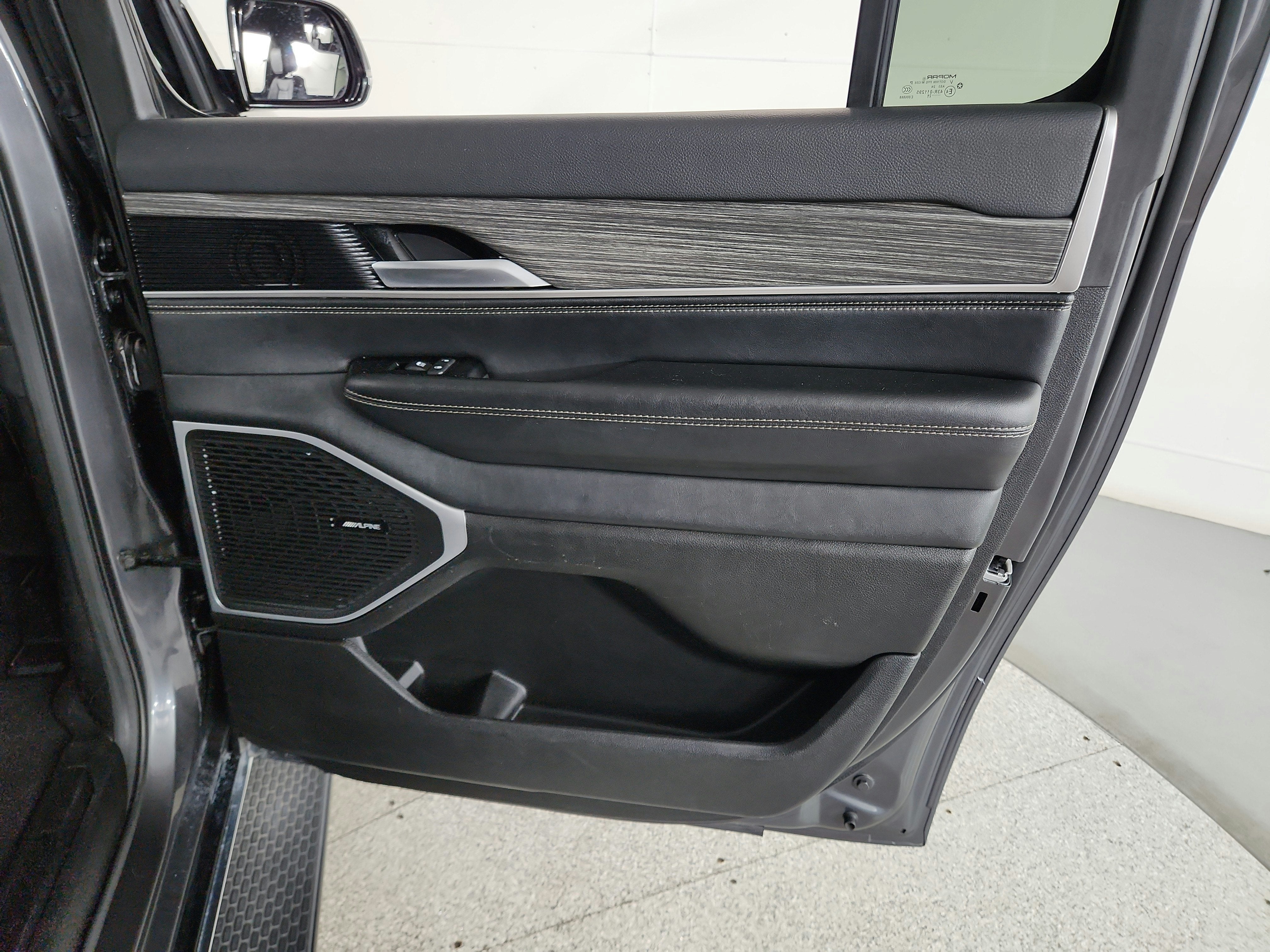 2024 Jeep Wagoneer L Series II