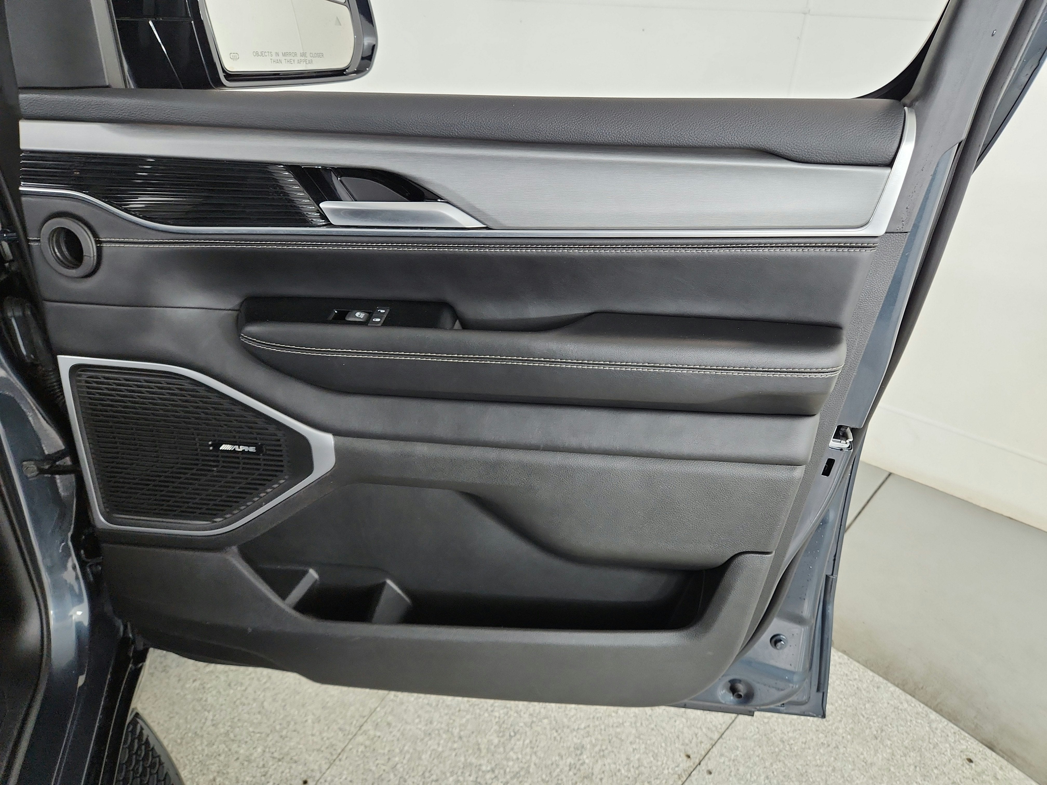 2024 Jeep Wagoneer Series II Carbide 4x4