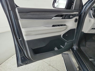2023 Jeep Wagoneer Series III