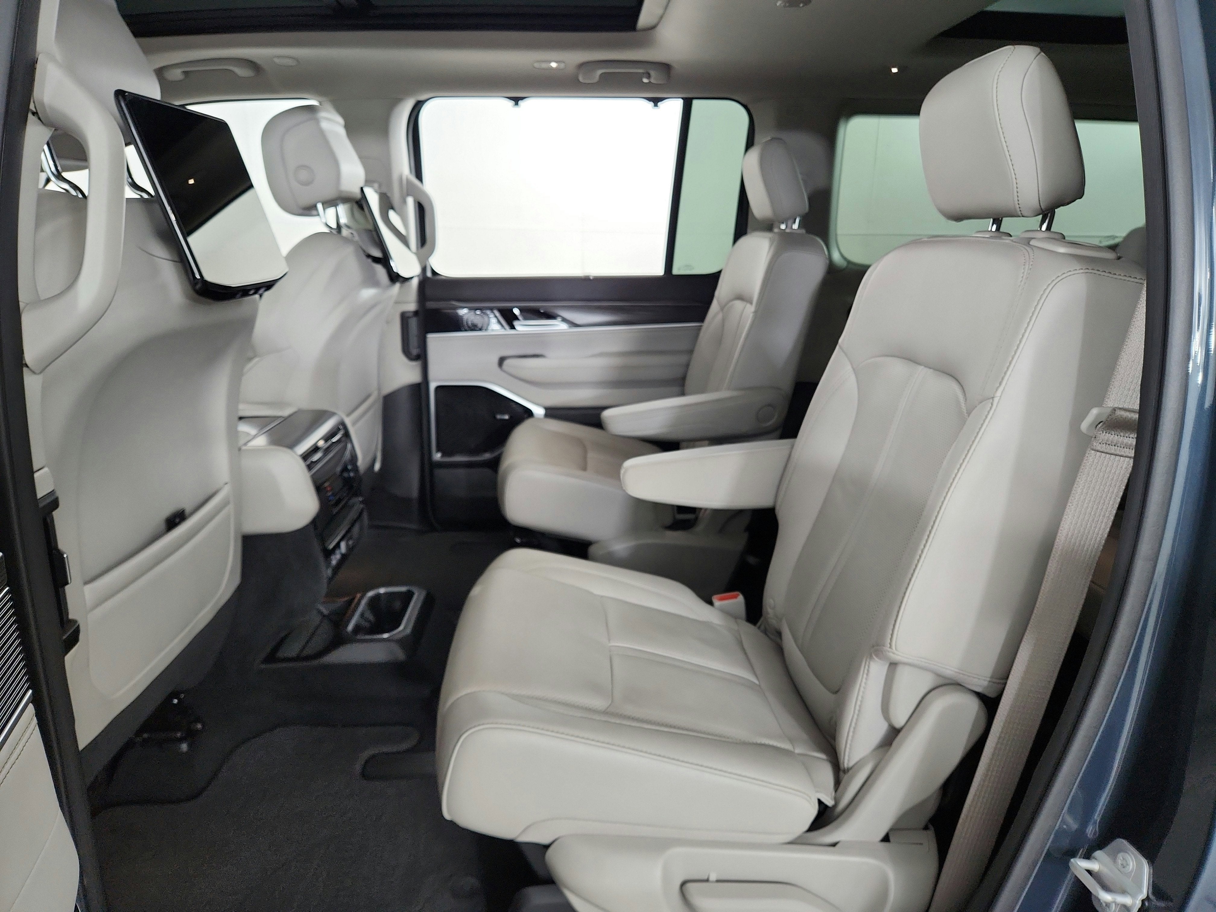 2023 Jeep Wagoneer Series III