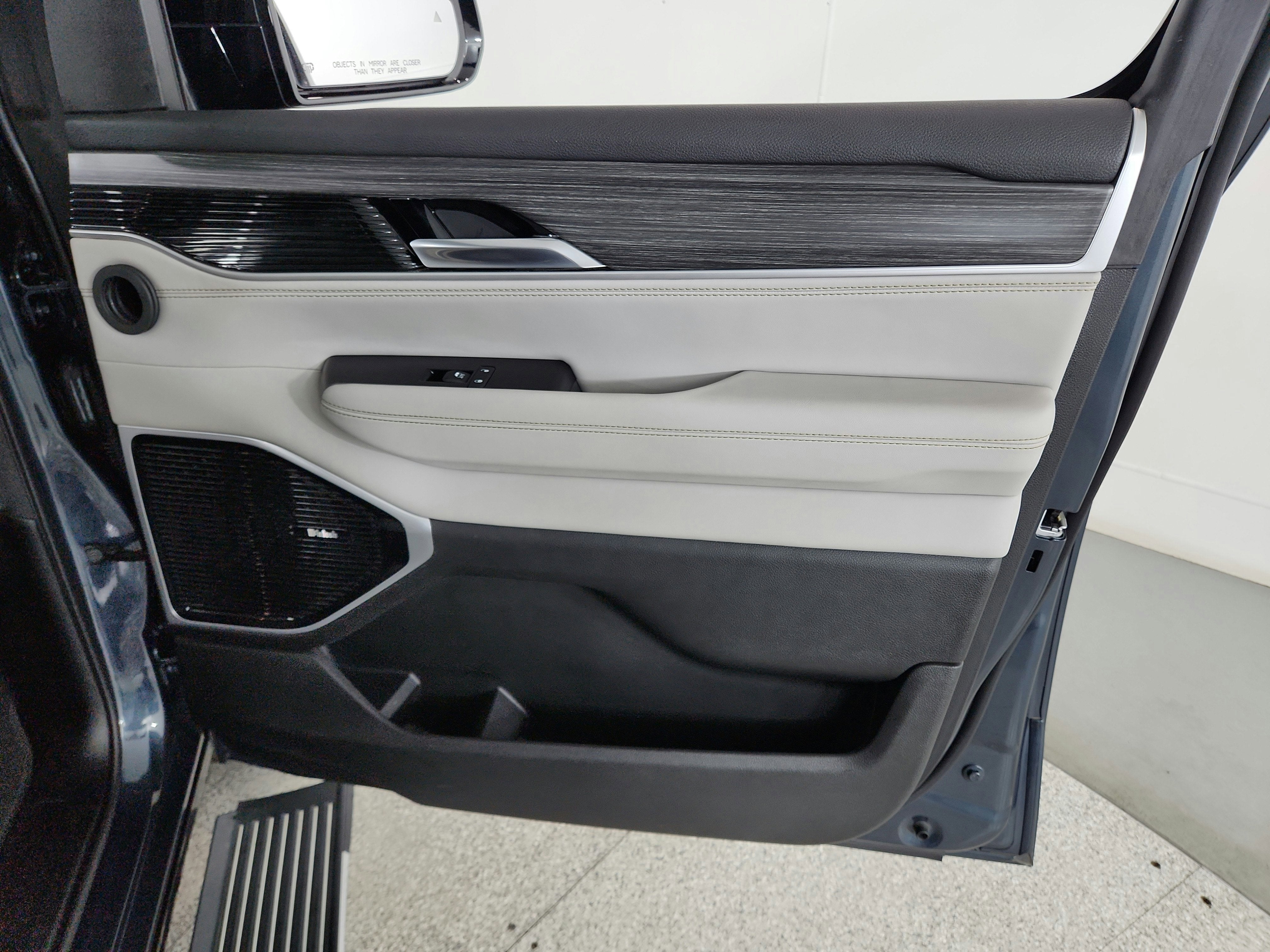 2023 Jeep Wagoneer Series III
