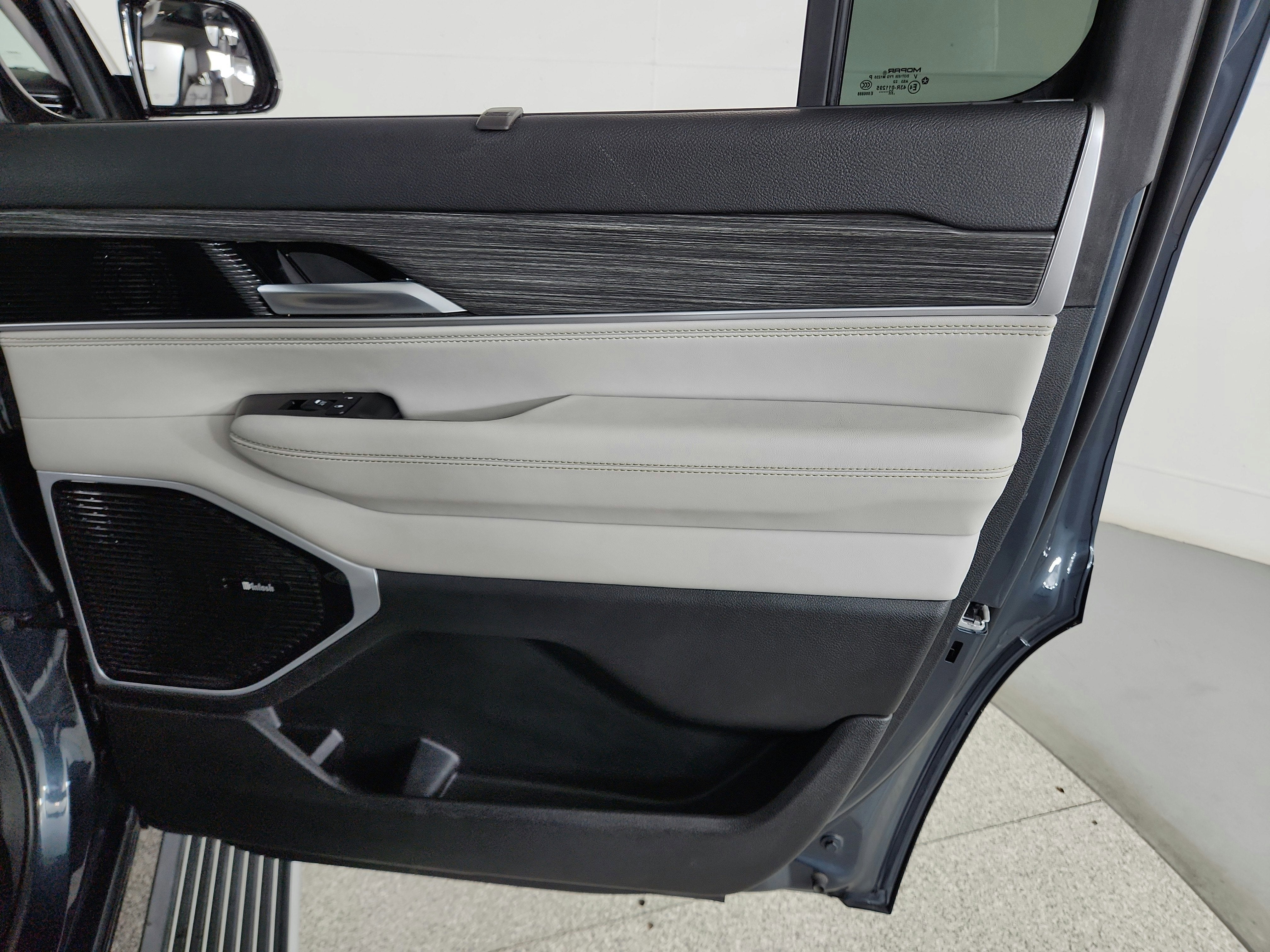 2023 Jeep Wagoneer Series III