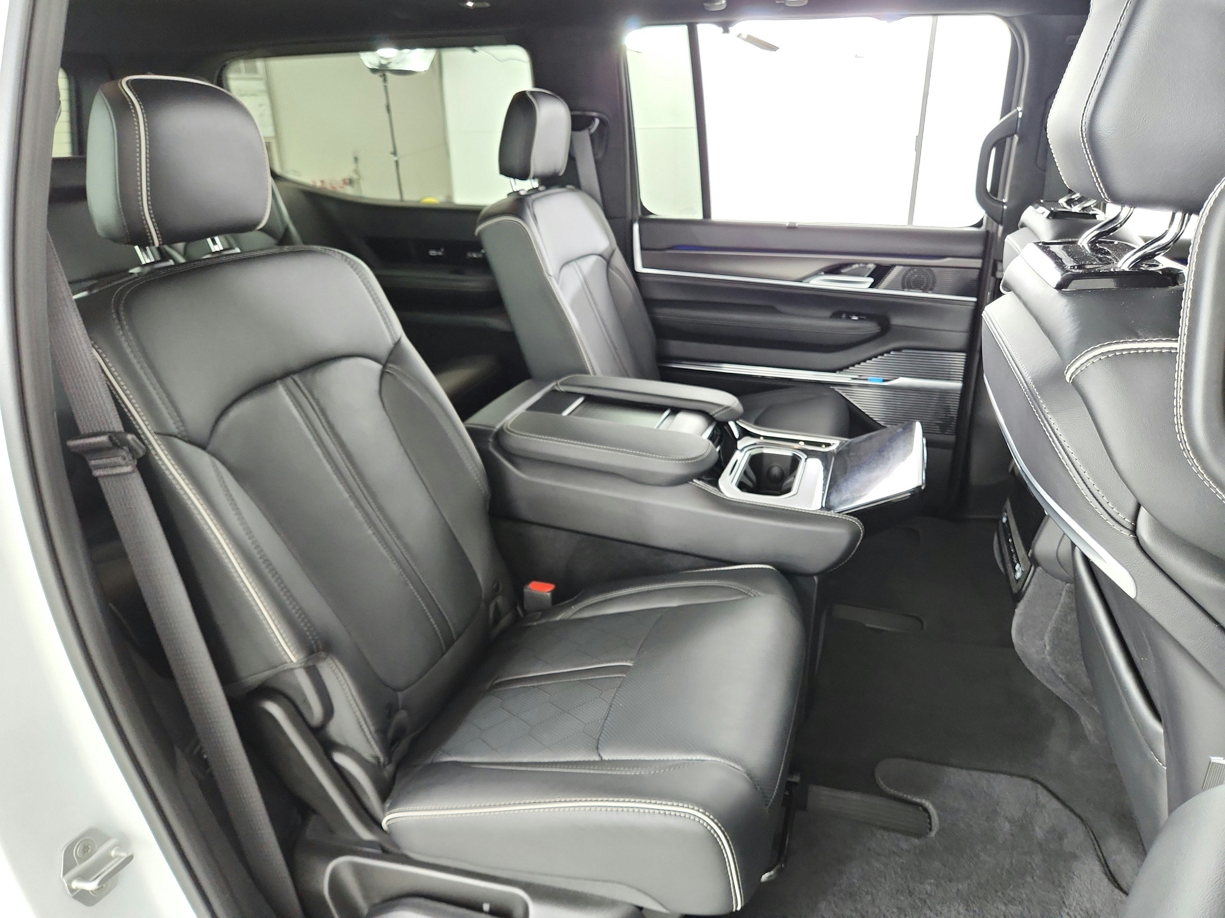 2025 Jeep Grand Wagoneer Series II Obsidian 4x4