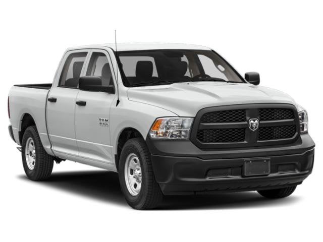2019 RAM 1500 Classic Express 4x4 Crew Cab 5'7" Box