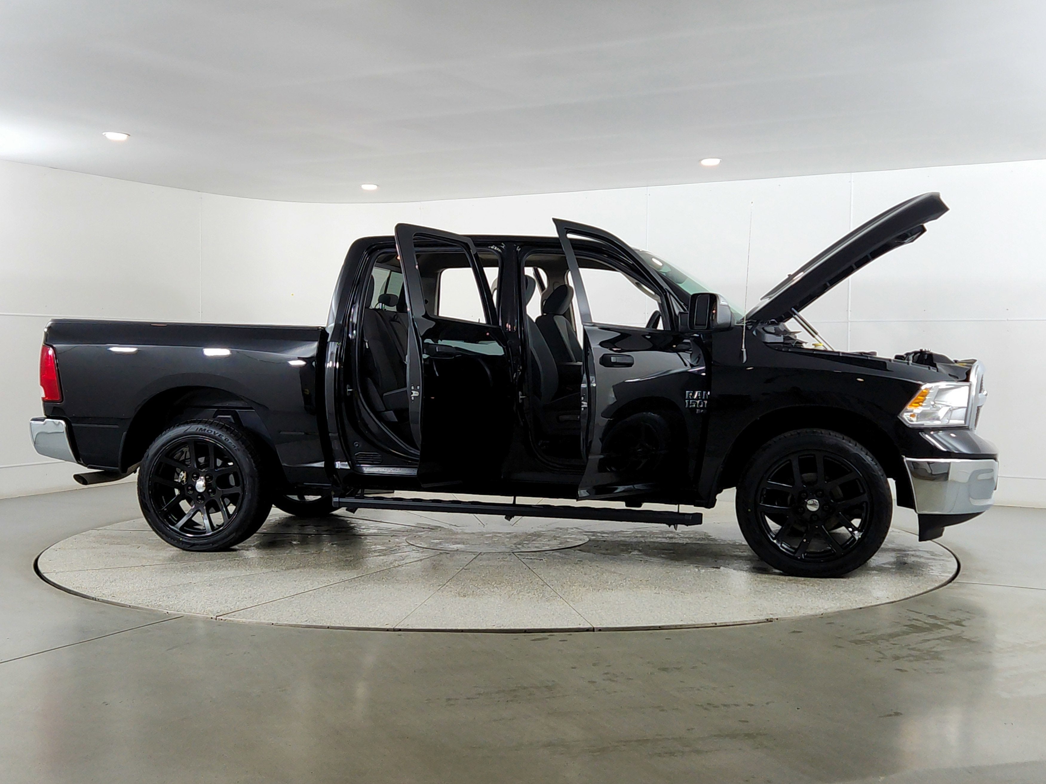 2023 RAM 1500 Classic SLT