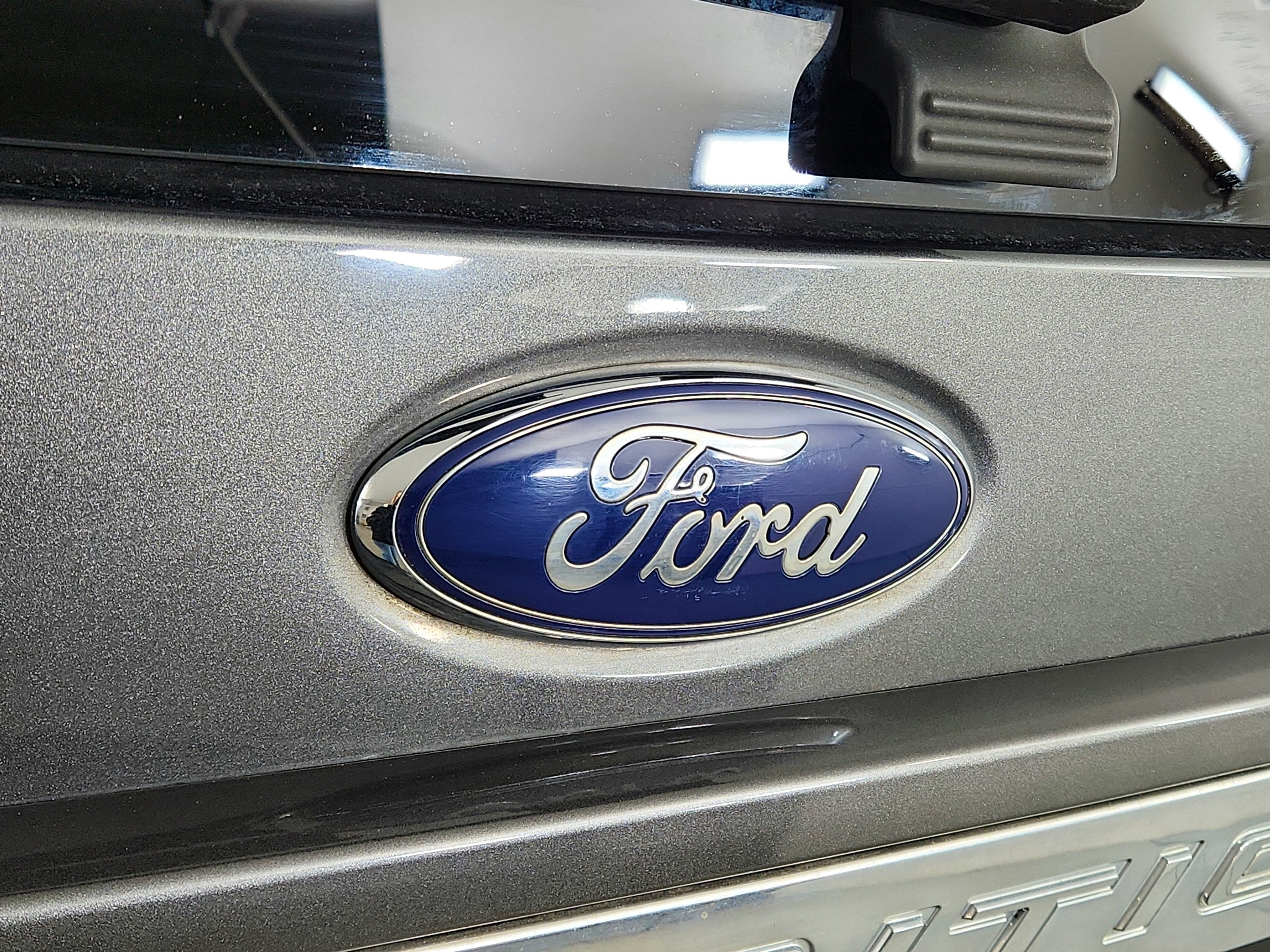 2016 Ford Expedition Base