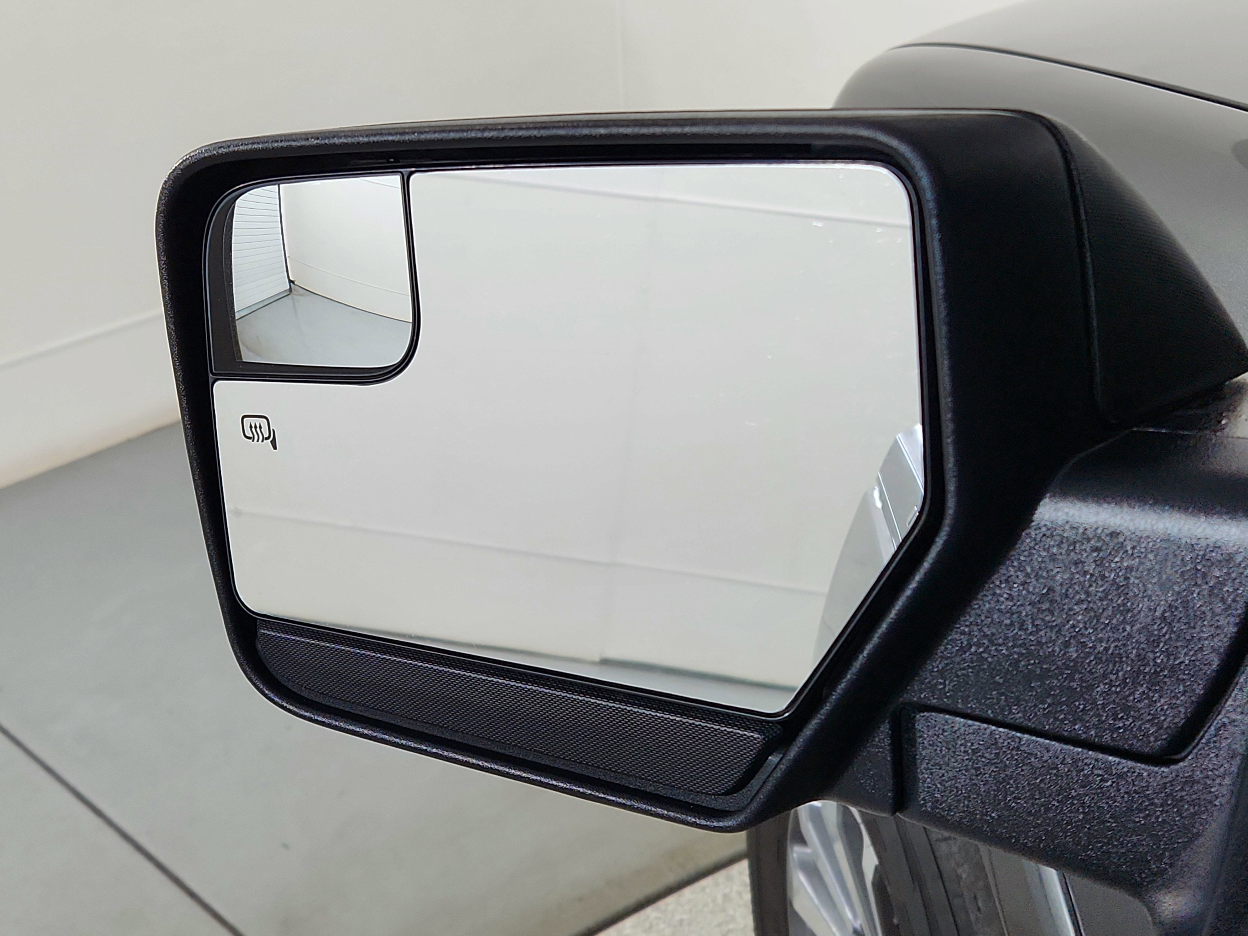 2016 Ford Expedition Base