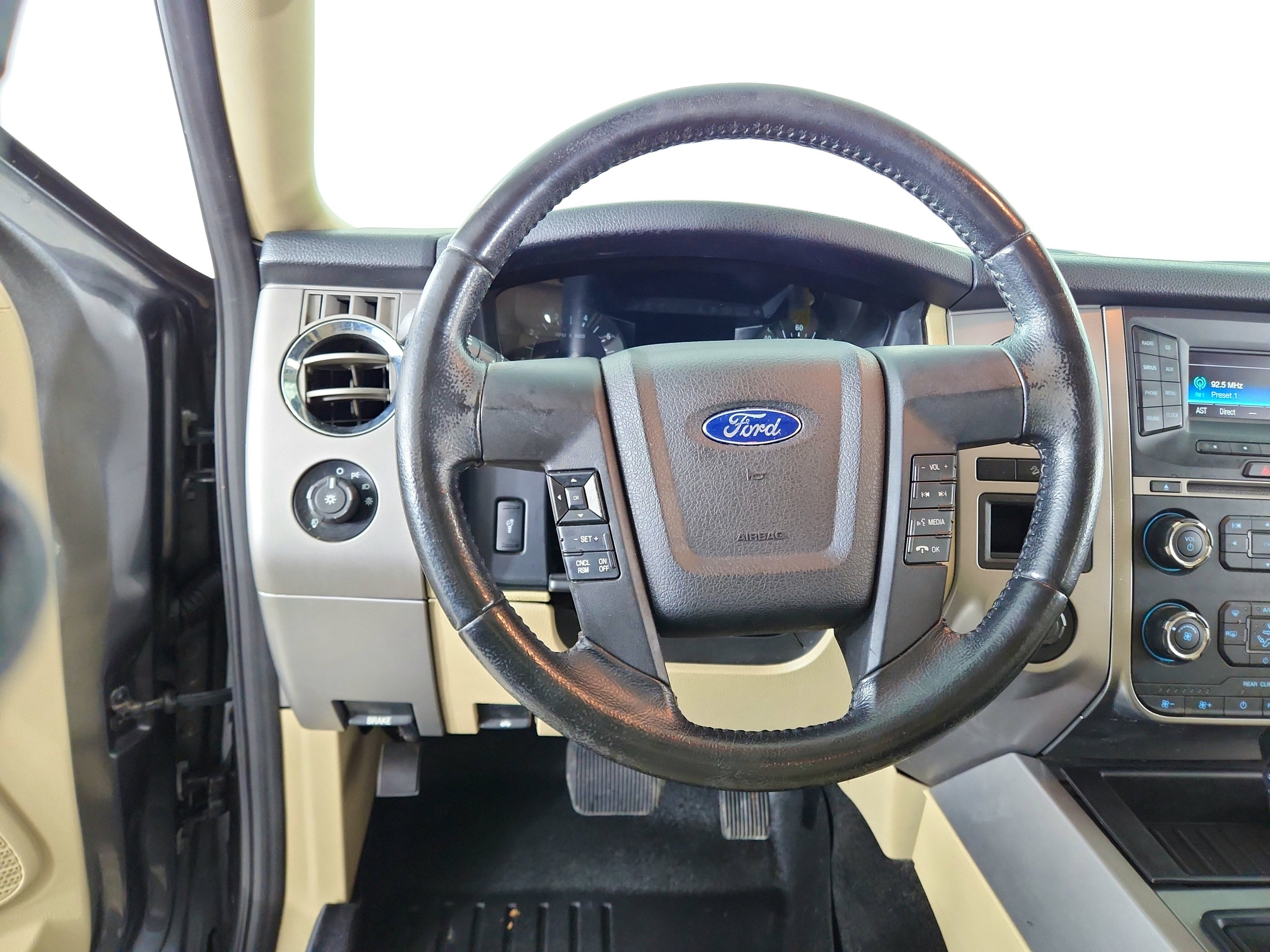 2016 Ford Expedition Base