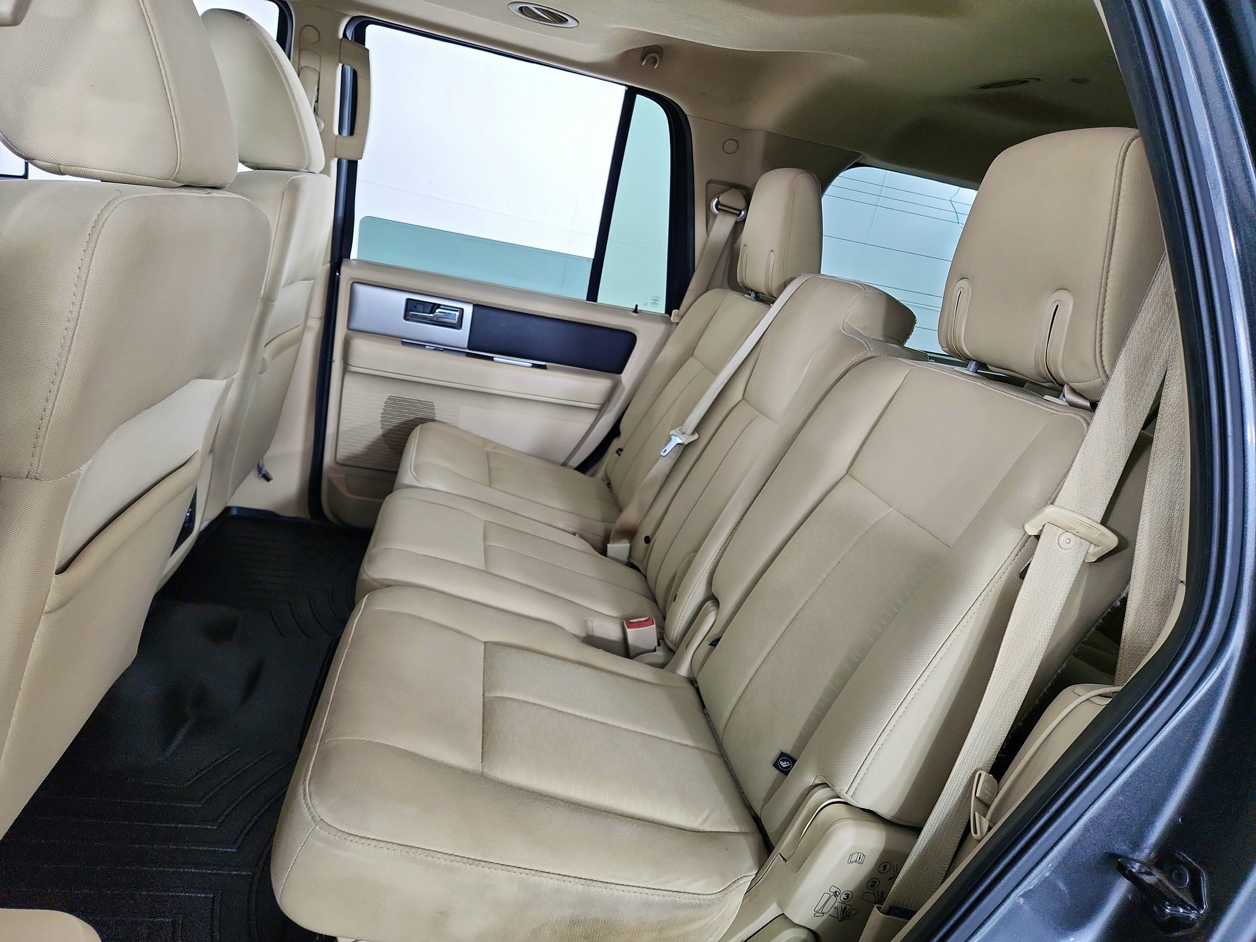 2016 Ford Expedition Base