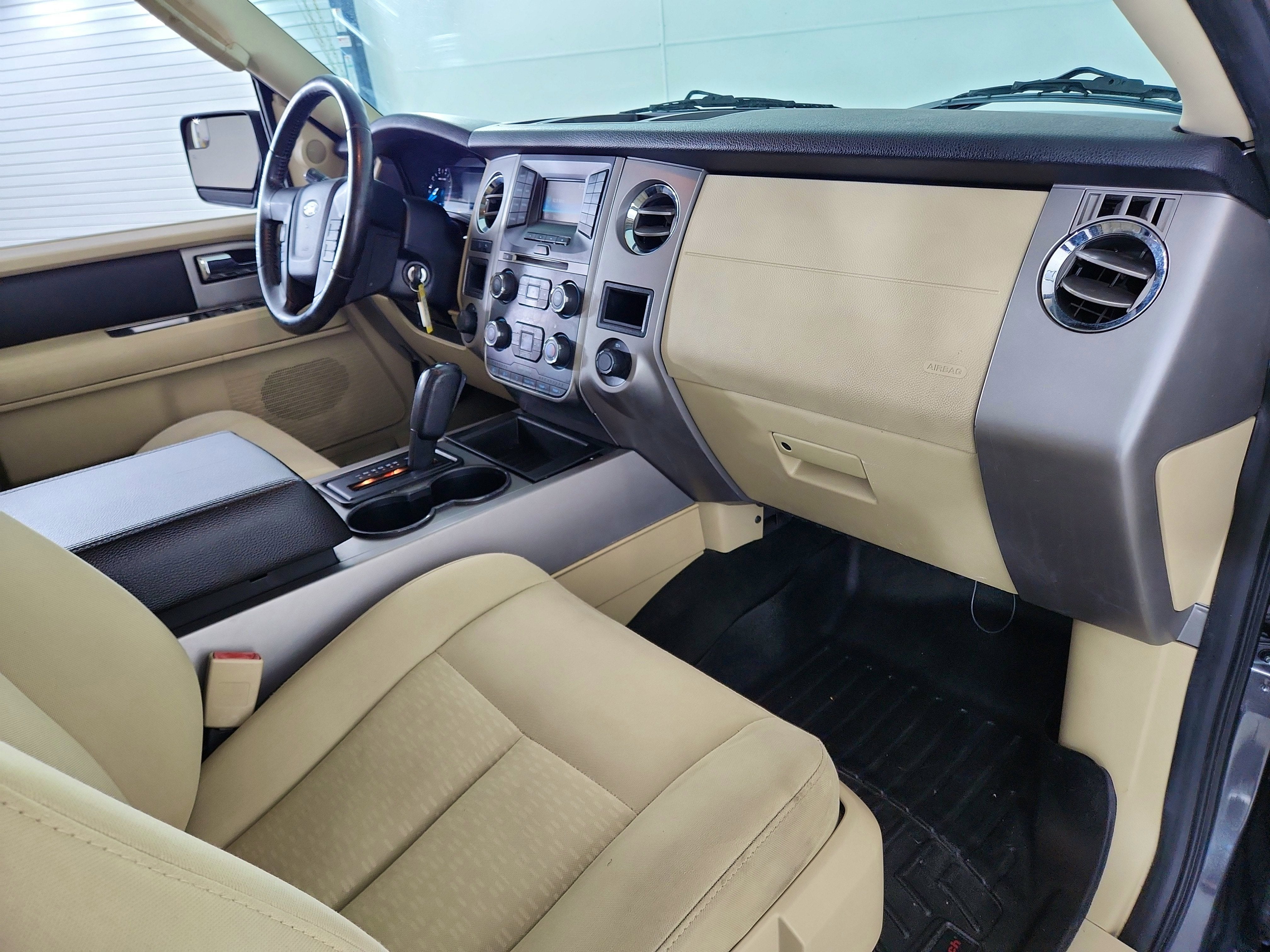 2016 Ford Expedition Base