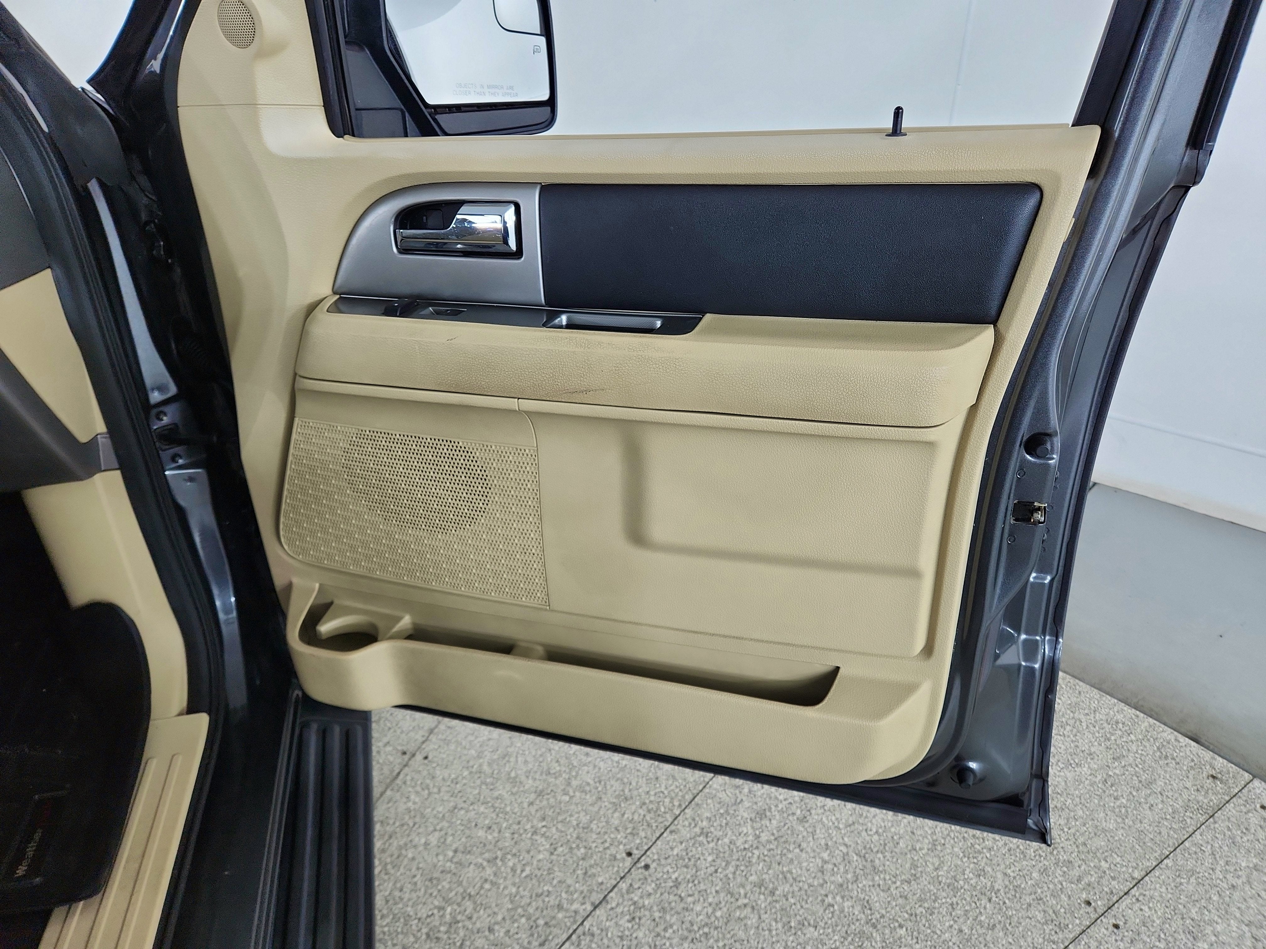 2016 Ford Expedition Base