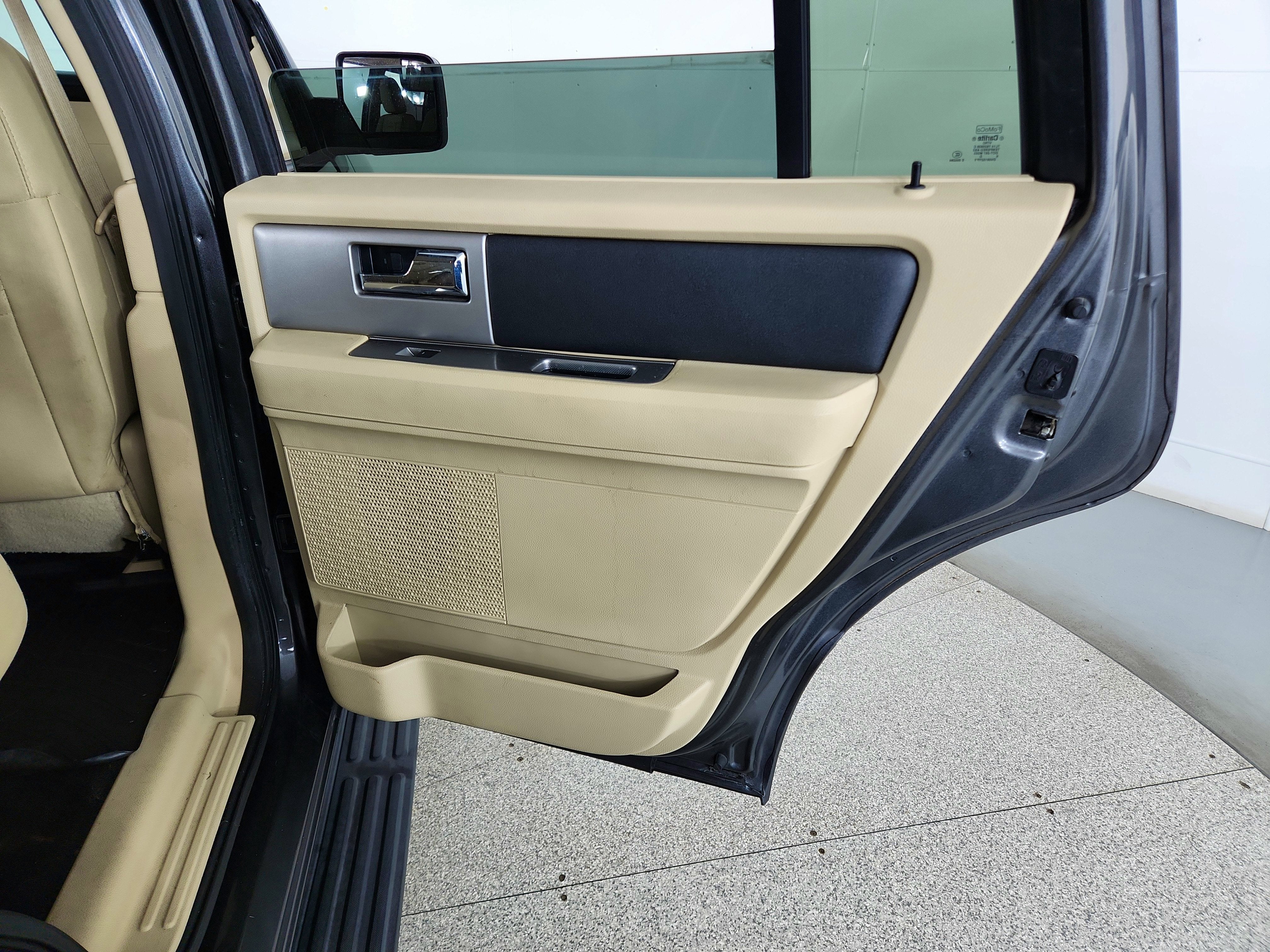 2016 Ford Expedition Base