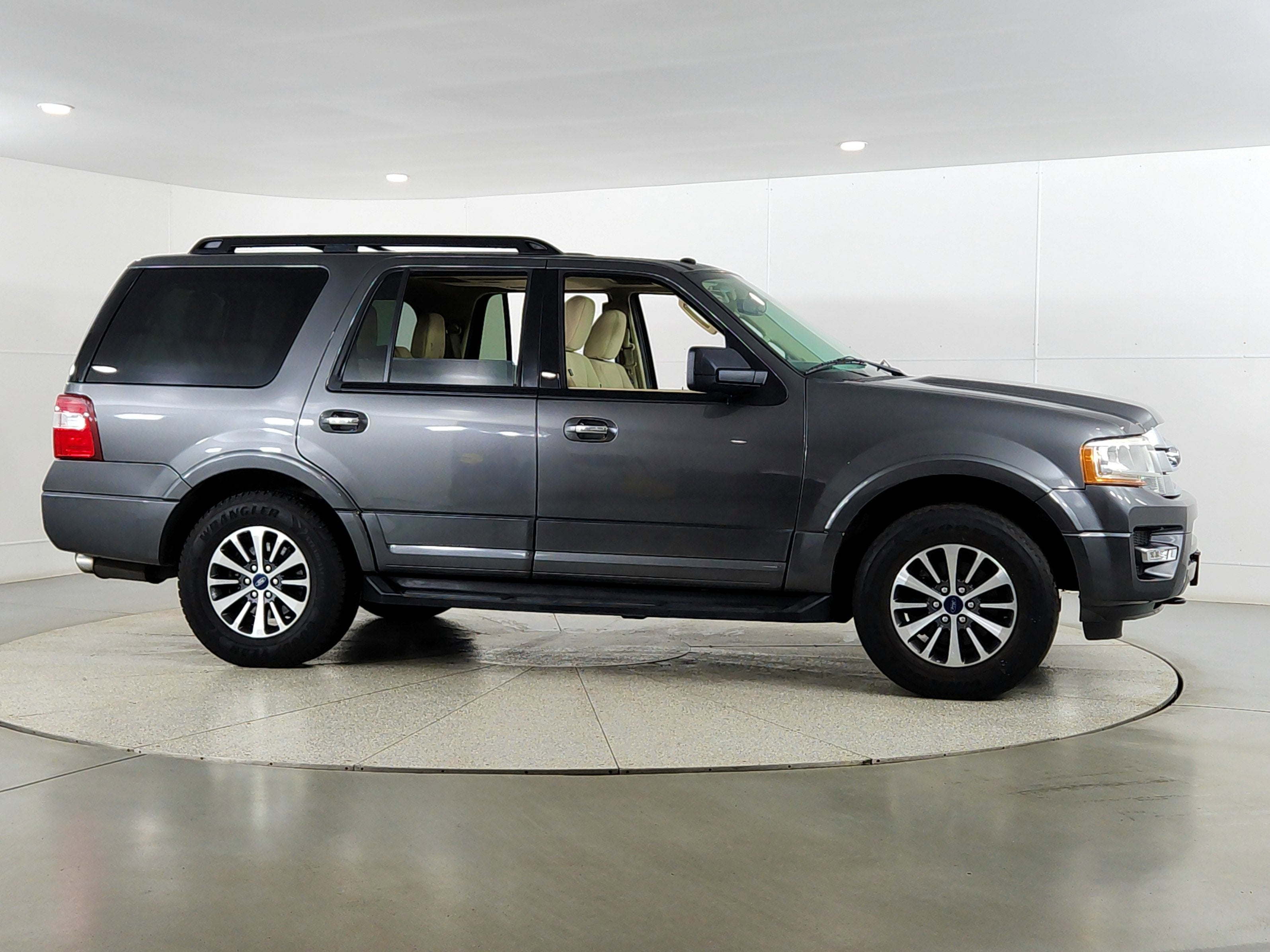 2016 Ford Expedition Base