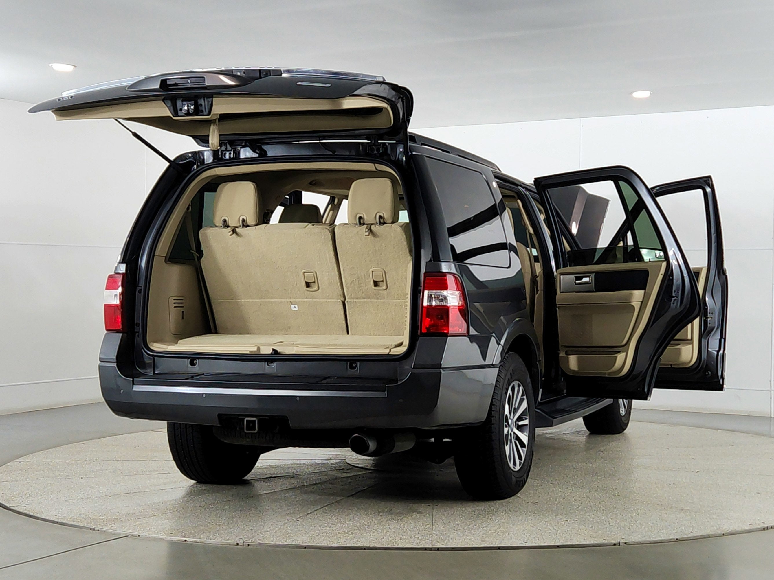 2016 Ford Expedition Base