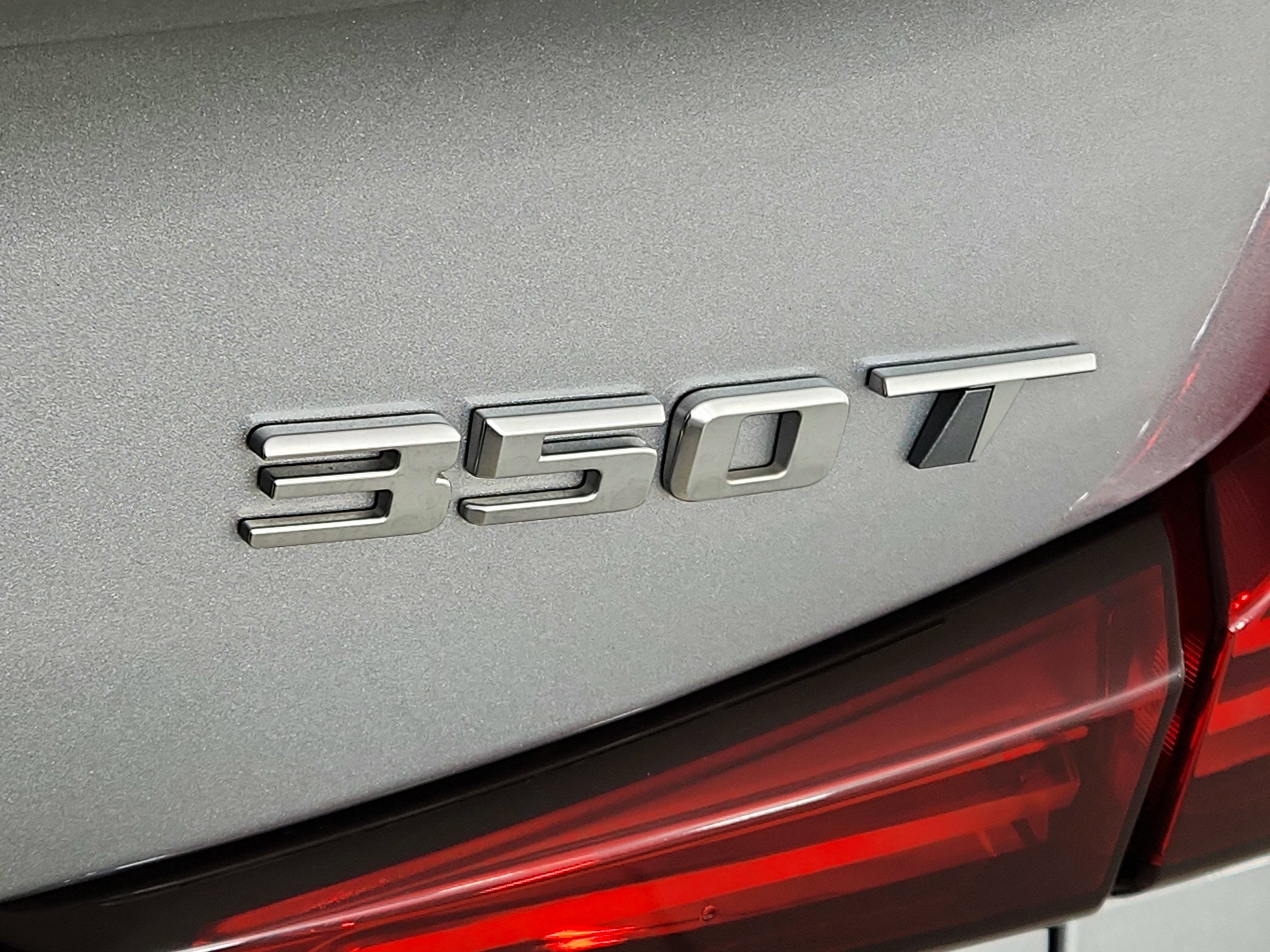 2023 Cadillac XT4 AWD Premium Luxury