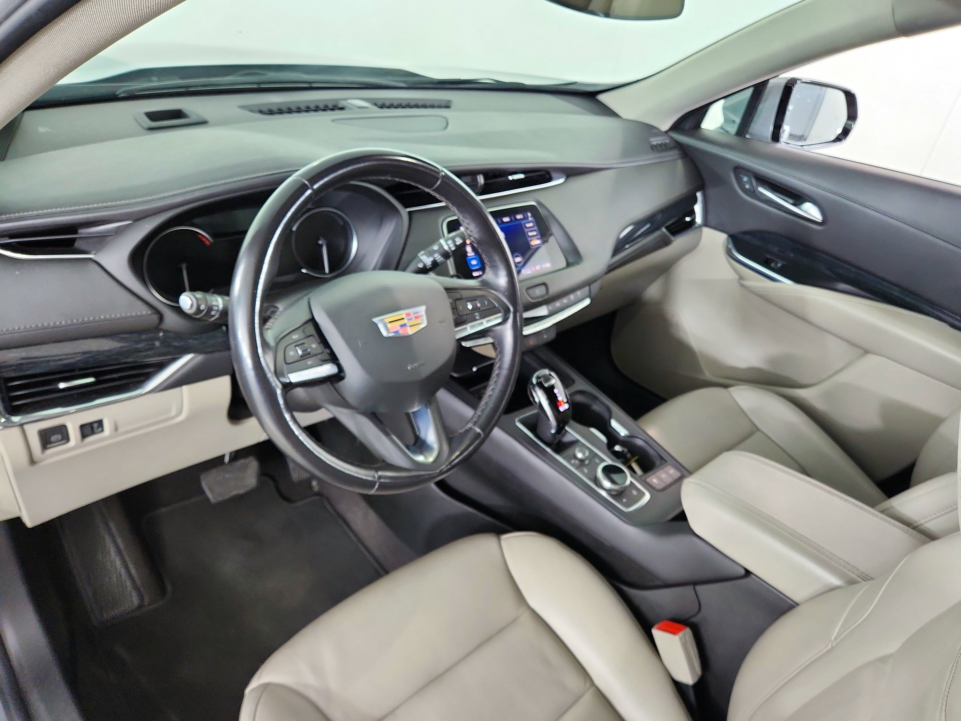 2023 Cadillac XT4 AWD Premium Luxury