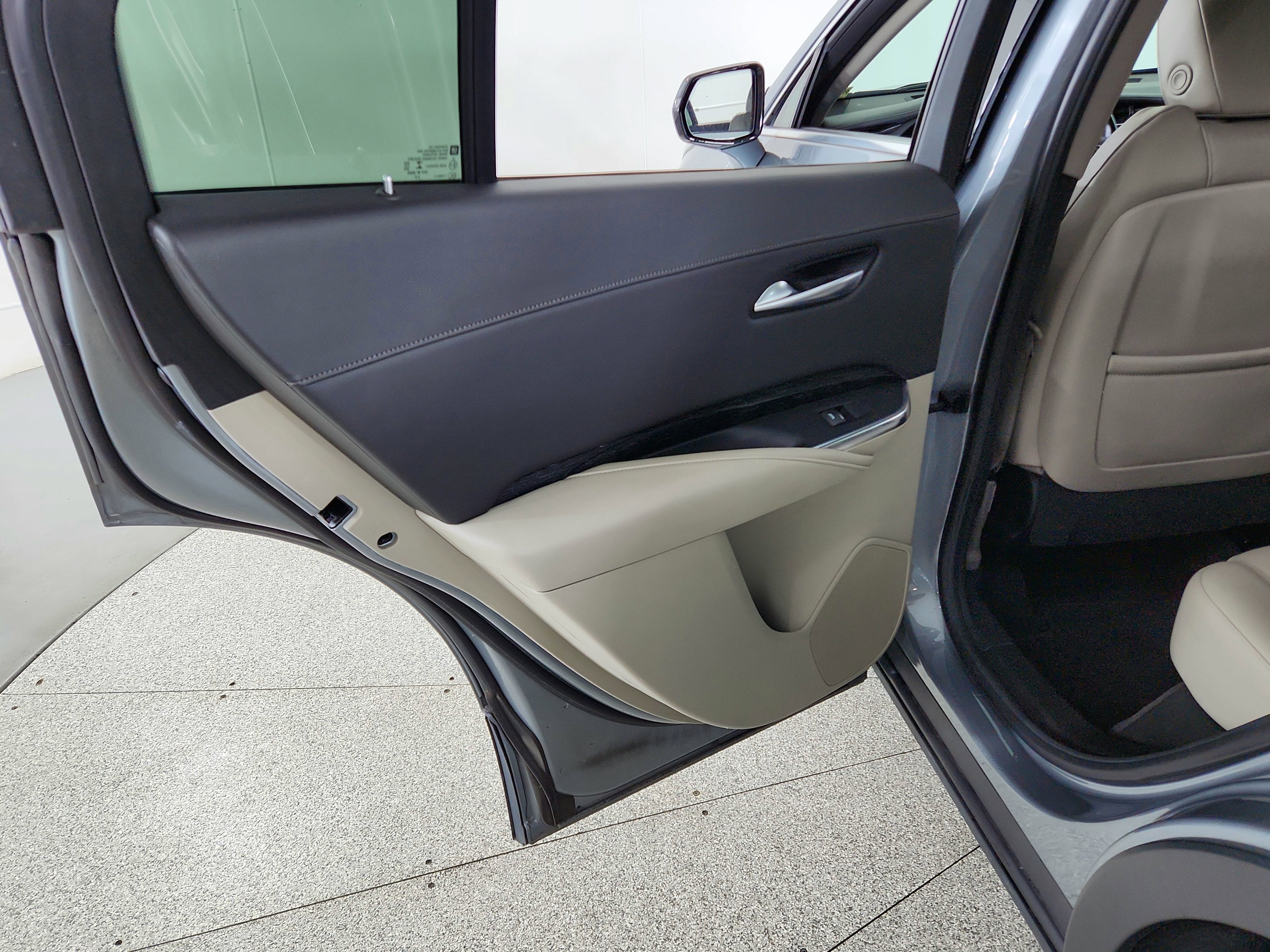 2023 Cadillac XT4 AWD Premium Luxury