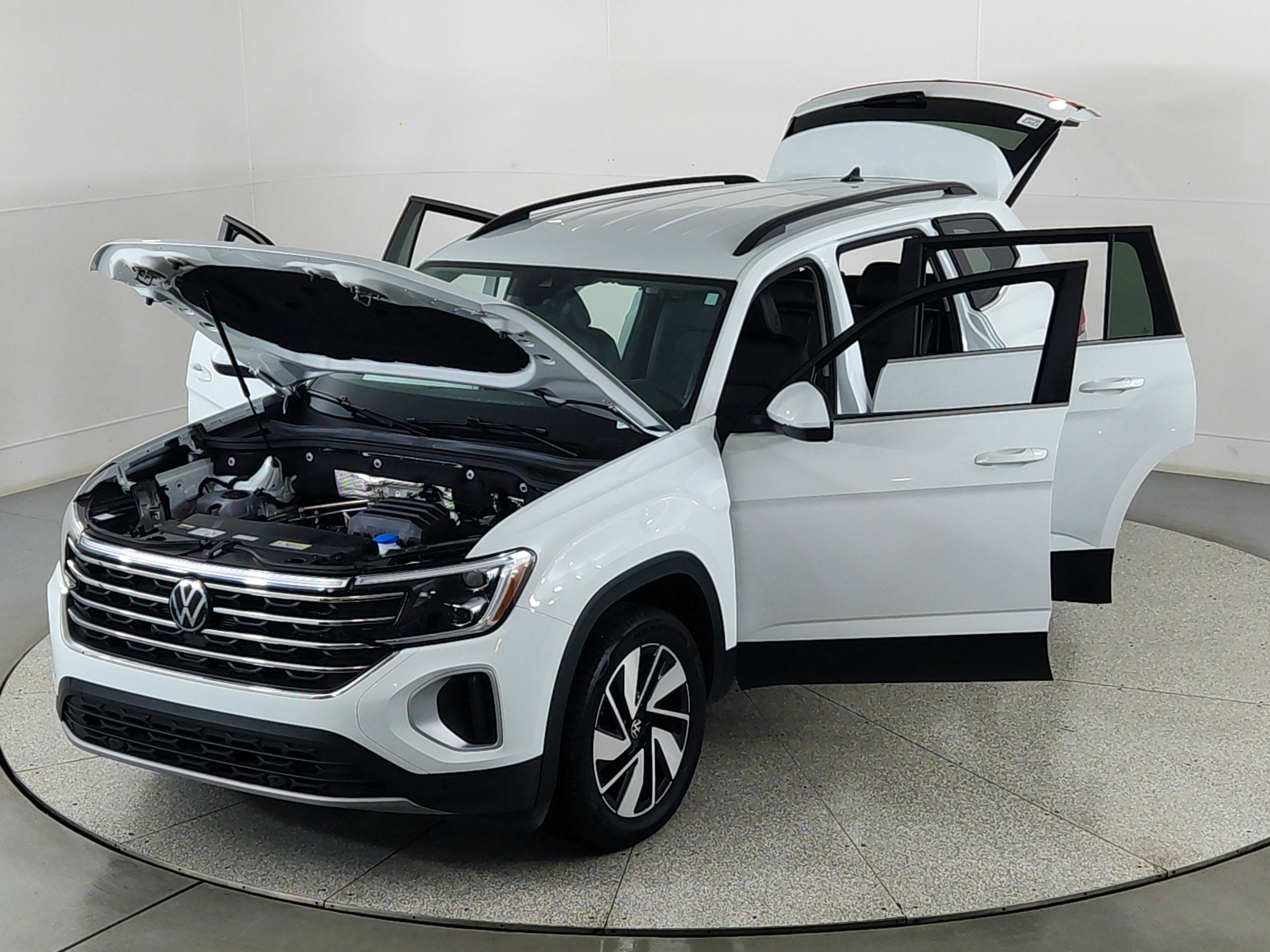 2025 Volkswagen Atlas 2.0T SE w/Technology