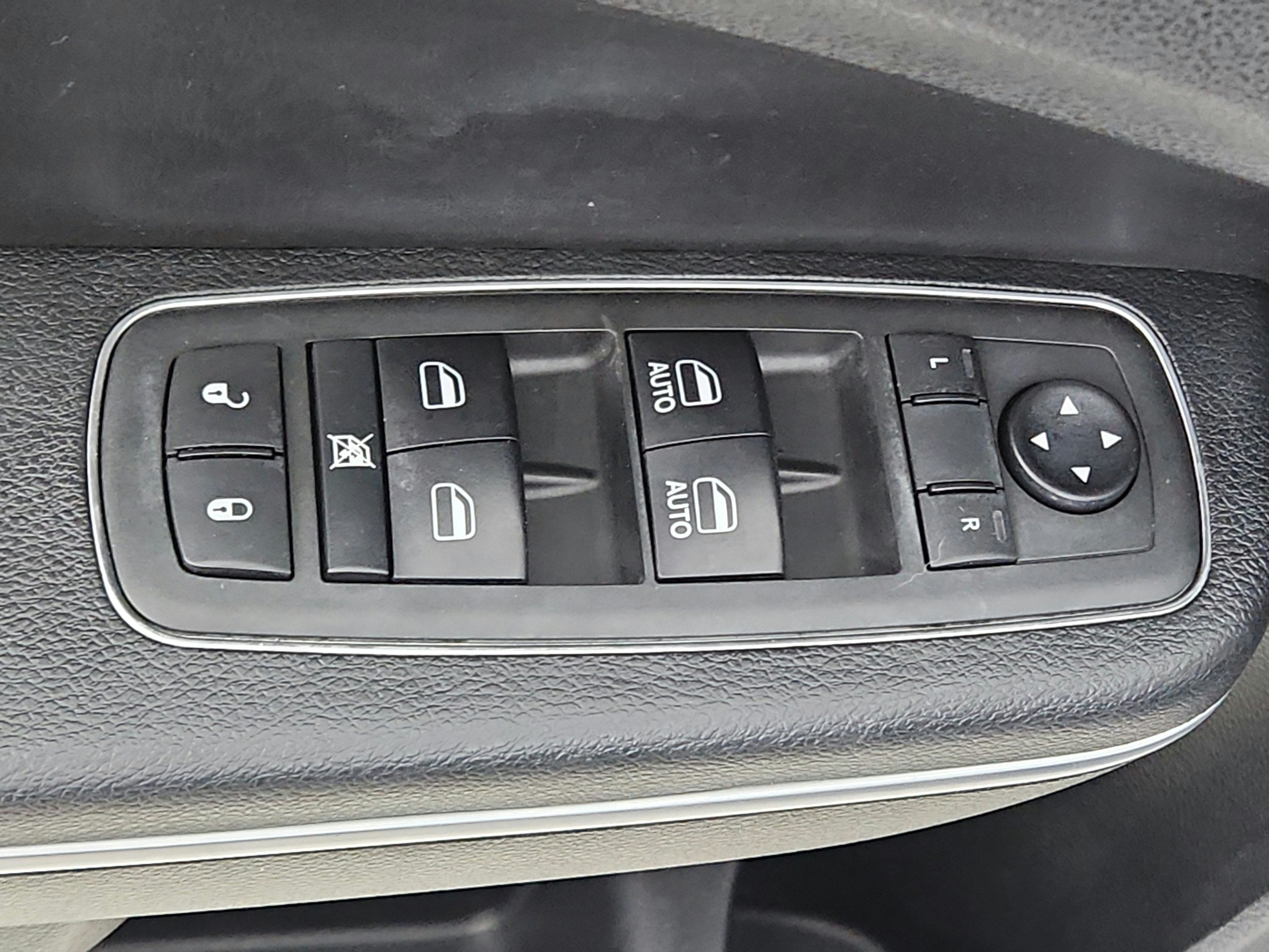 2018 Chrysler 300 300S