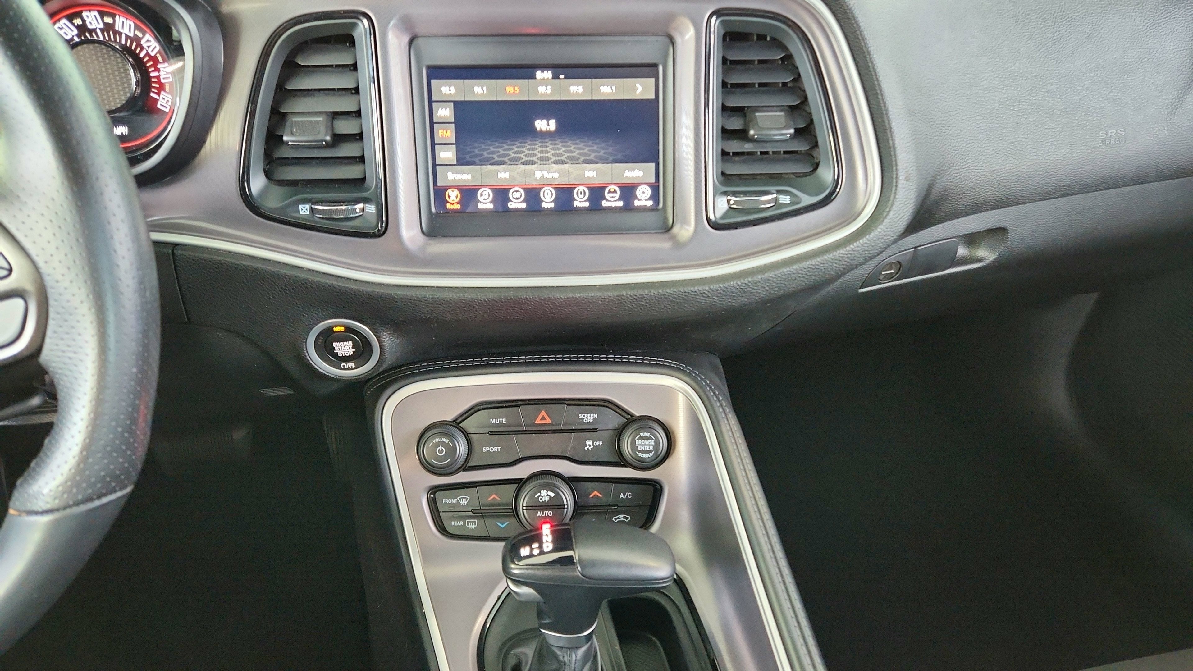 2022 Dodge Challenger SXT