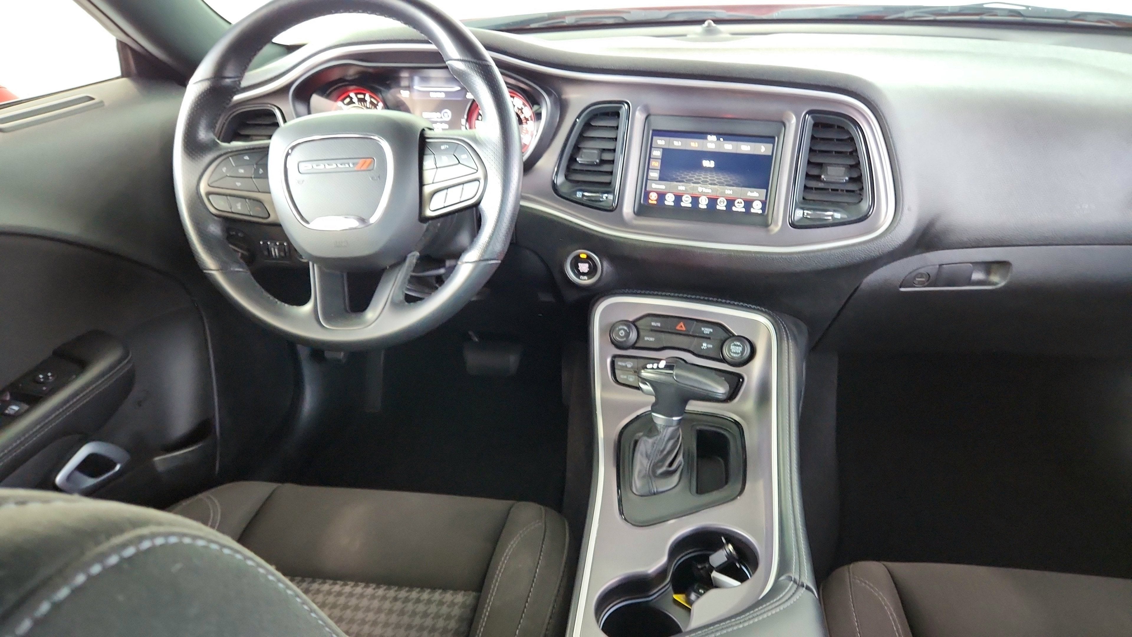 2022 Dodge Challenger SXT