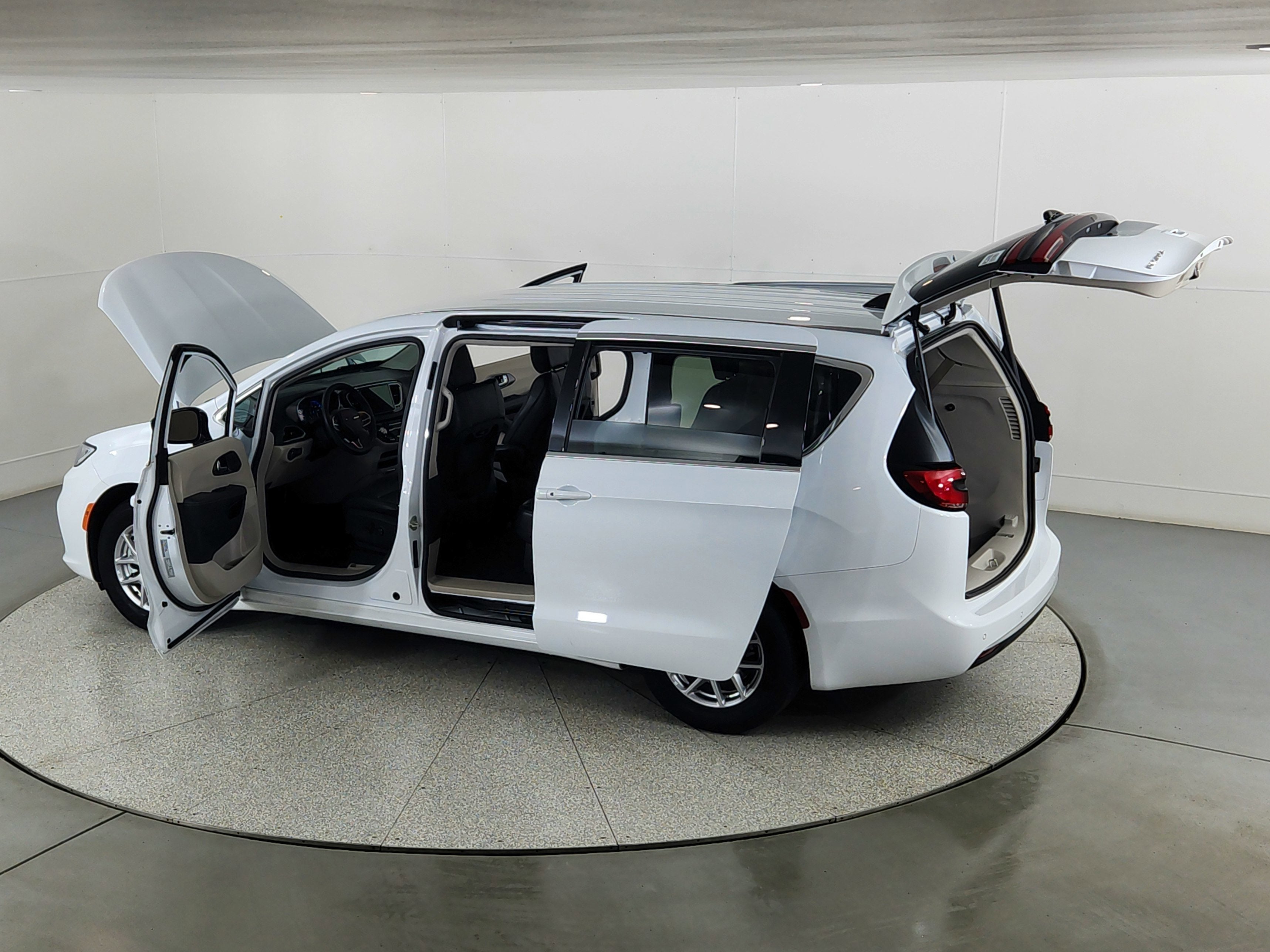 2024 Chrysler Pacifica Touring L