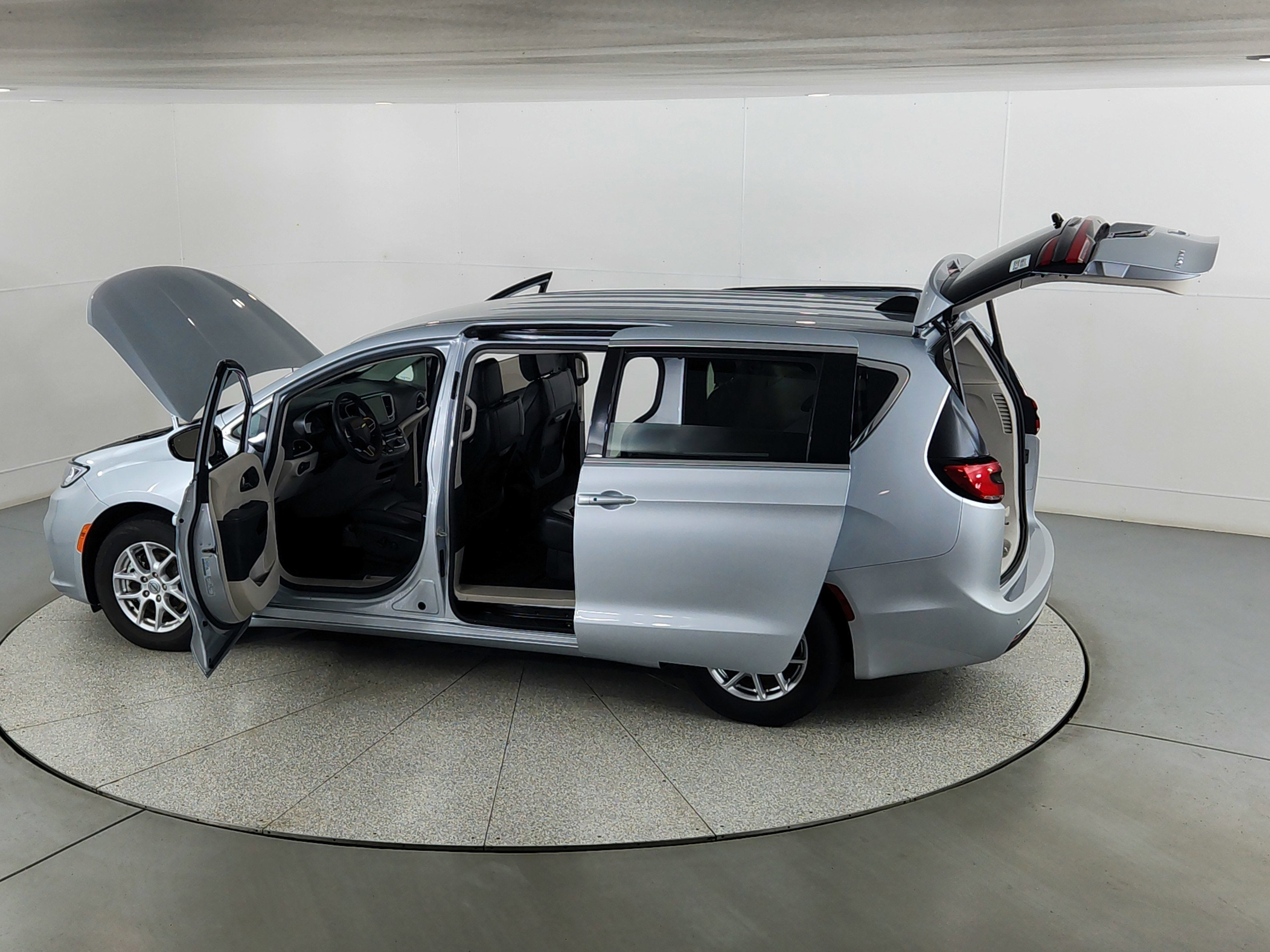 2024 Chrysler Pacifica Touring L