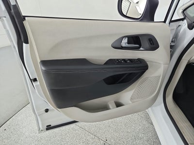 2023 Chrysler Pacifica Touring L FWD